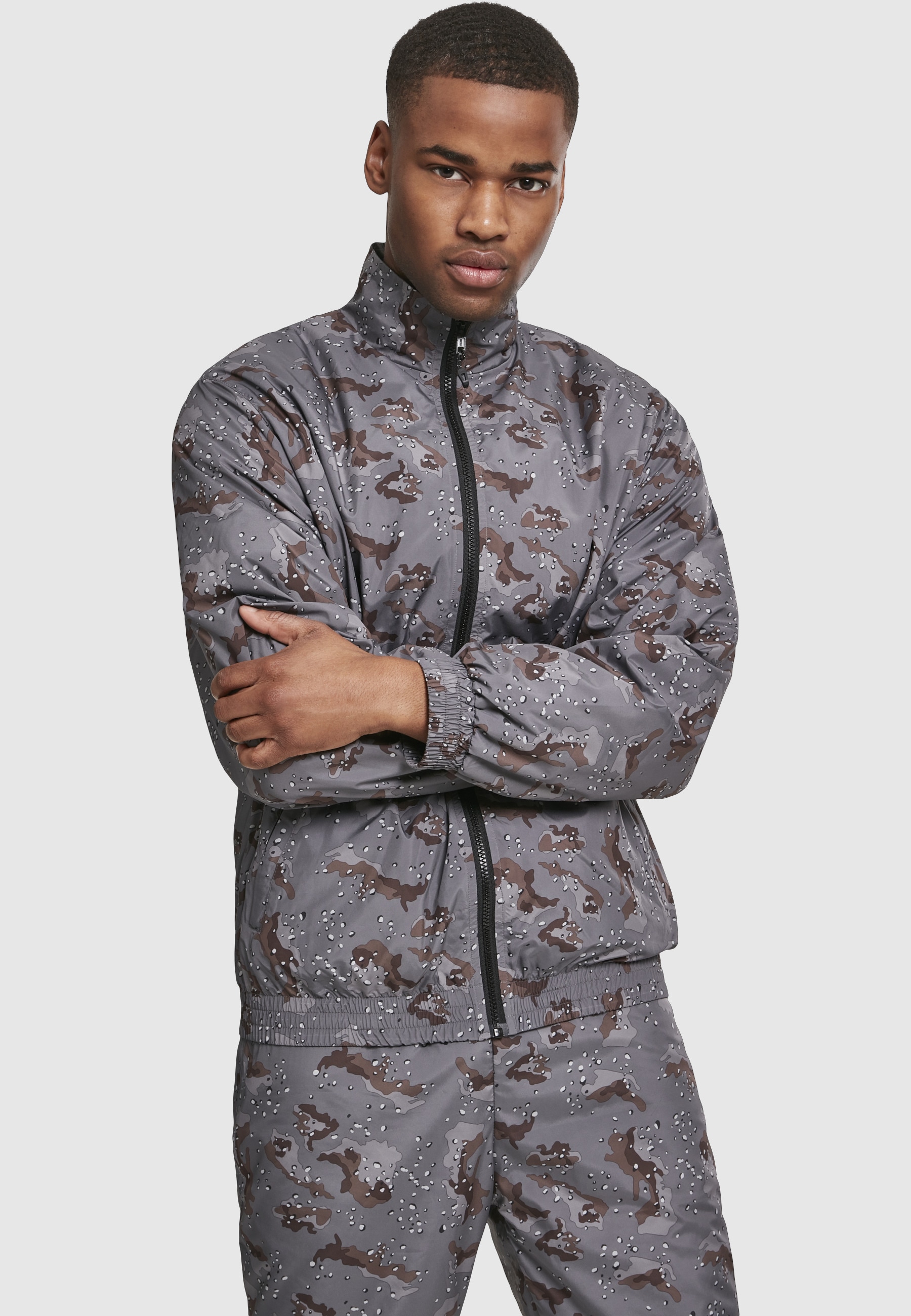URBAN CLASSICS Anorak »Urban Classics Herren Camo Track Jacket« 1 Stk. tlg. ohne Kapuze