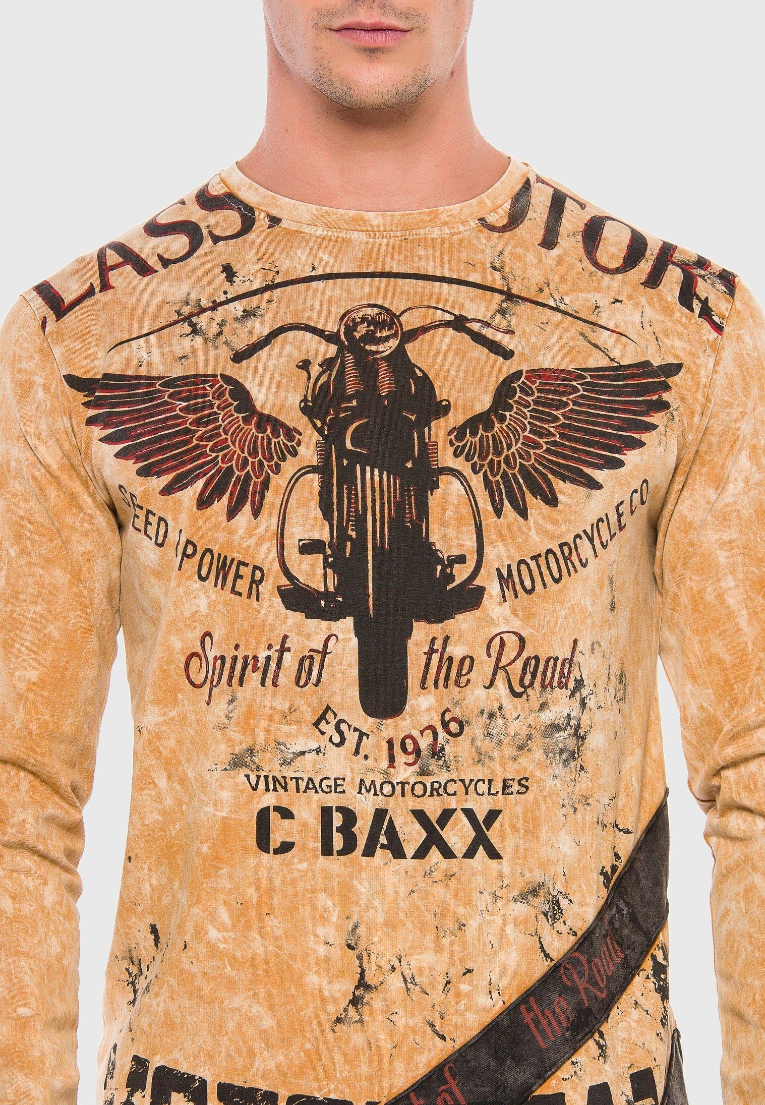 Cipo & Baxx T-Shirt »Langarmshirt«, mit modischem Print