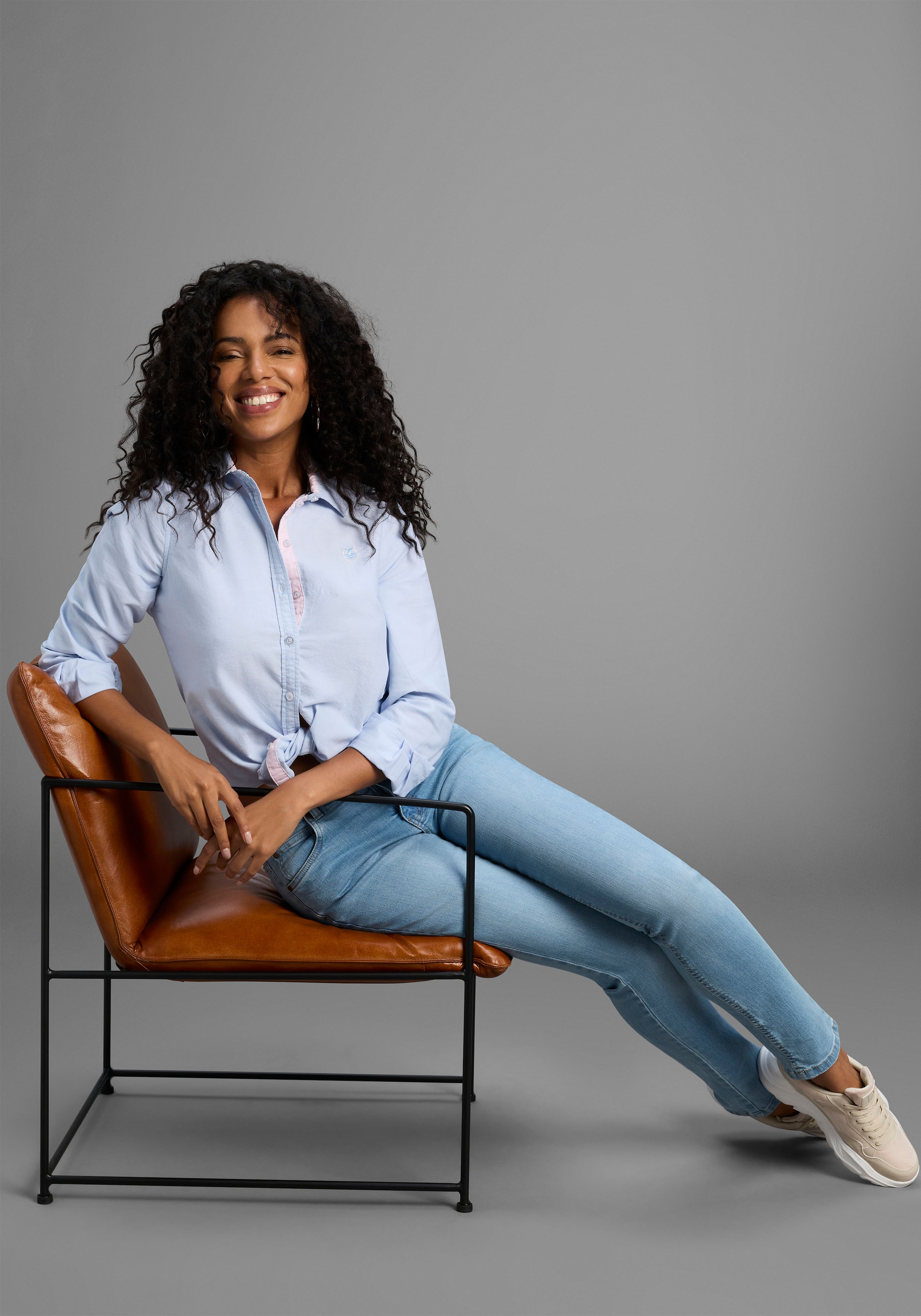 Arizona Slim-fit-Jeans »Bund mit seitlichem Gummizugeinsatz«, schmale Passform, Röhrenjeans, Used-Waschung, hohe Leibhöhe