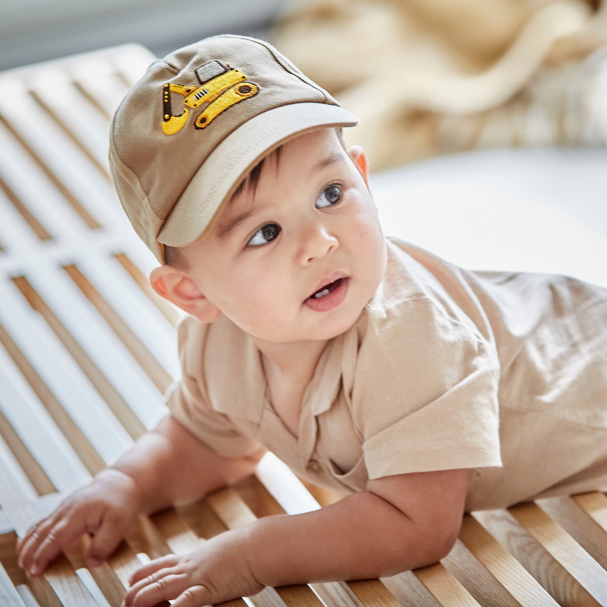 MAXIMO Jungen Baseball Cap, beige, Gr. 47, gemustert, Baumwolle, Caps, Bagger-Motiv, mit Stickerei, mit Klettverschluss, Baumwolle