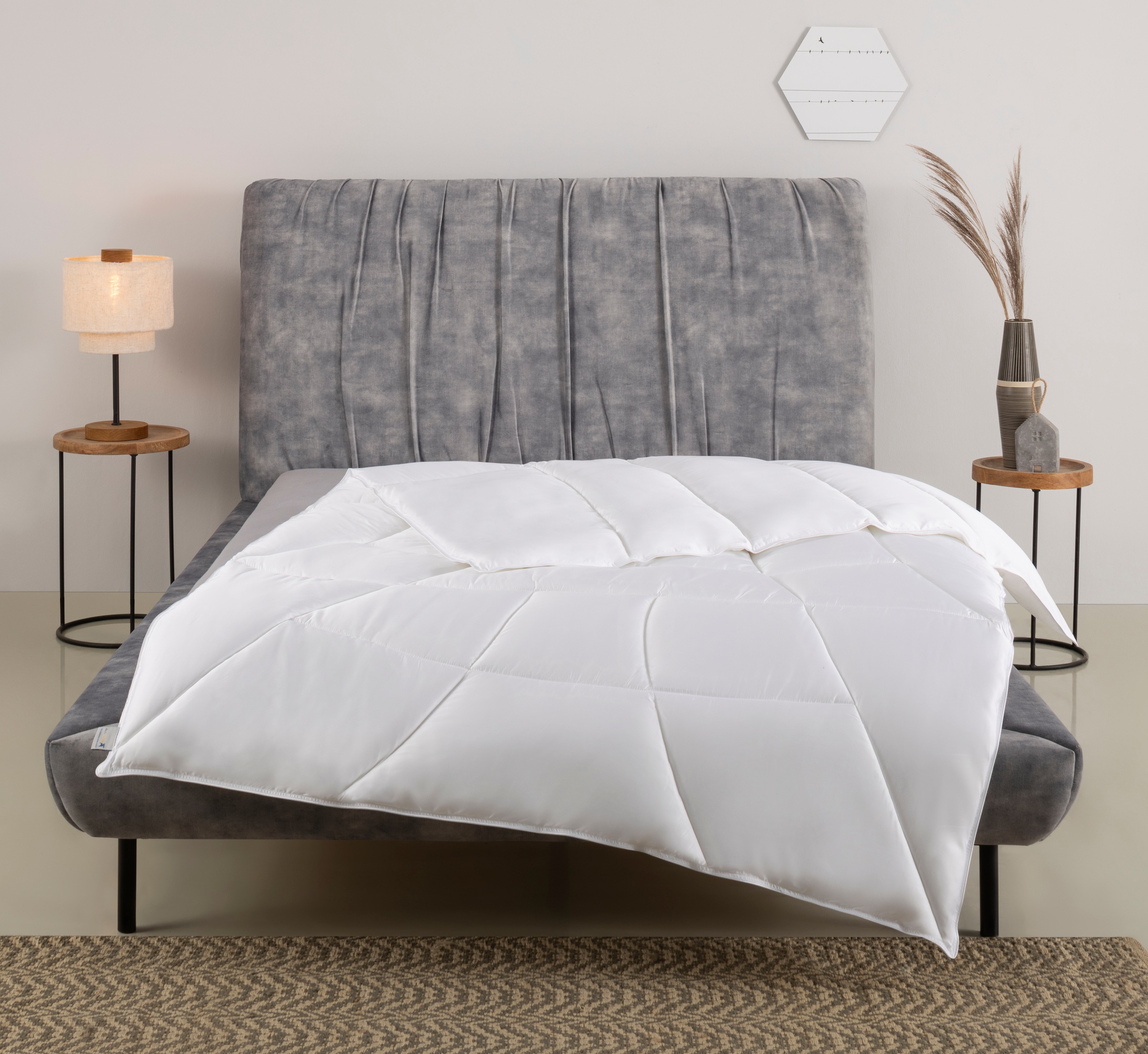 OTTO home Kunstfaserbettdecke "Lotus, Bettdecke 135x200 cm, 155x220 cm und weiteren Größen, Winter" normal Füllung 100% Polyester 1 Stk. tlg. Bettdecke, 4 Jahreszeiten, Decke für Hausstauballergiker geeignet