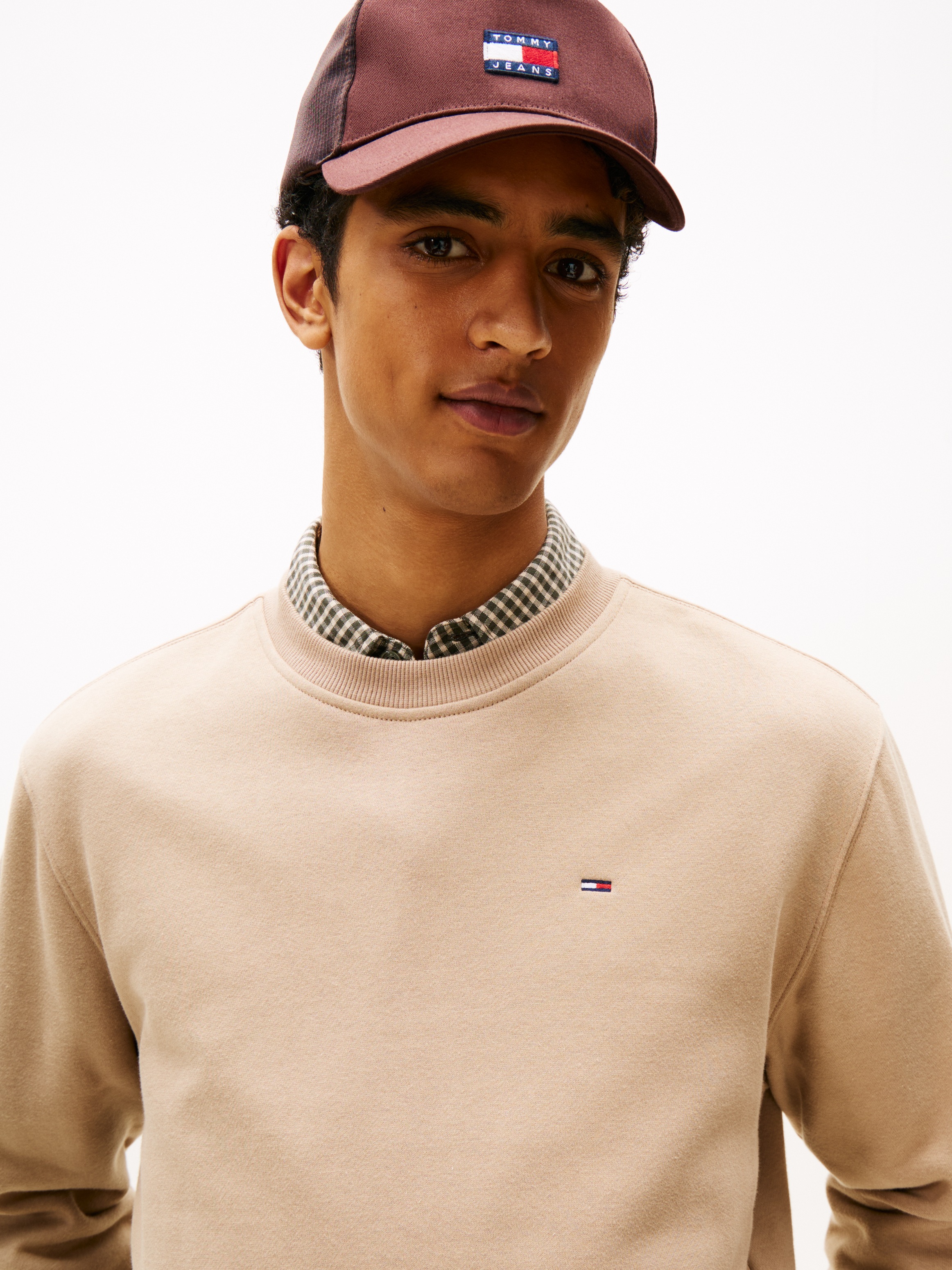 Tommy Jeans Sweatshirt "TJM REG S FLAG CREW", Mit besticktem Markenlogo auf günstig online kaufen
