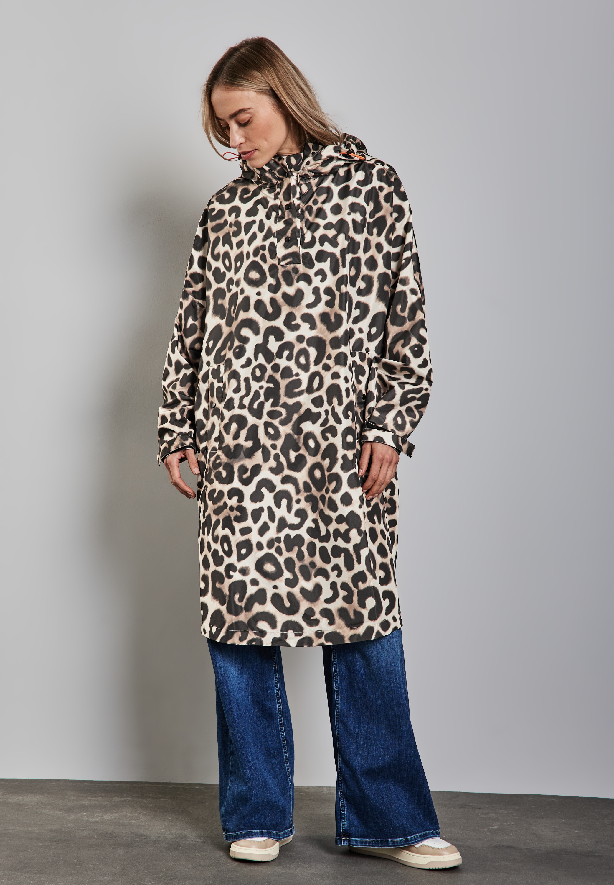 STREET ONE Regenponcho, mit Kapuze, mit Animal-Print und Pauze günstig online kaufen