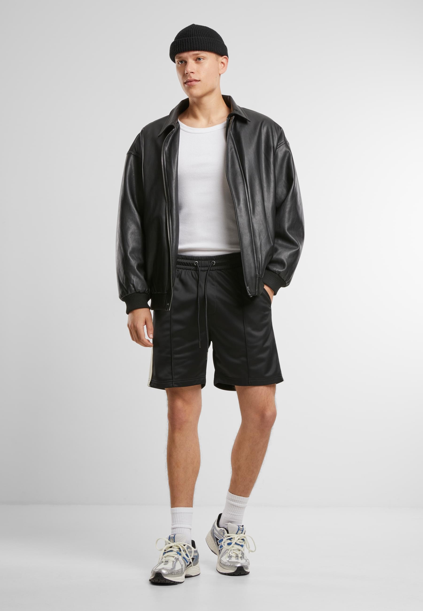 URBAN CLASSICS Shorts »Urban Classics Tennis Core Shorts«, (1 tlg.)