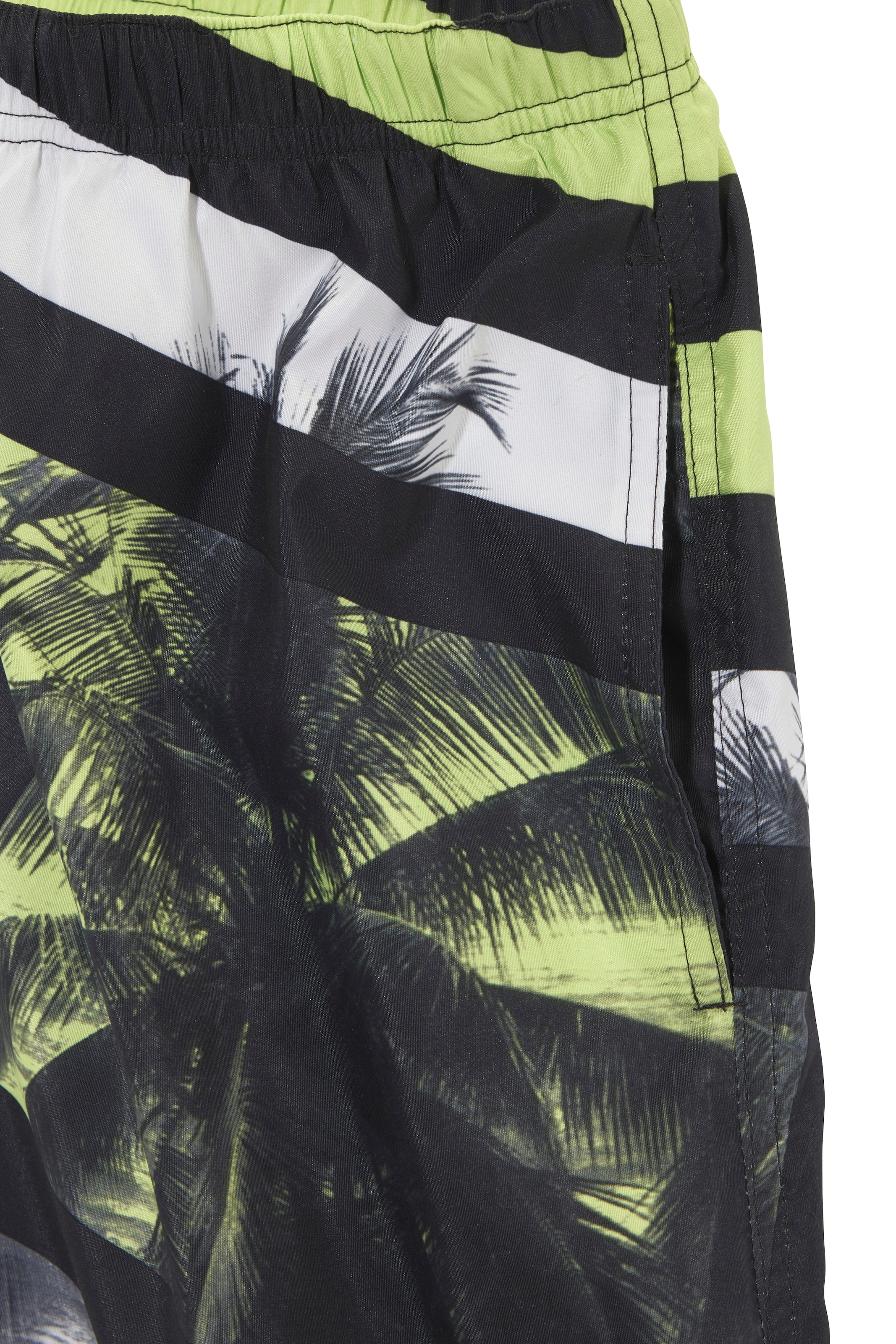 John Devin Badeshorts mit grafischen Elementen