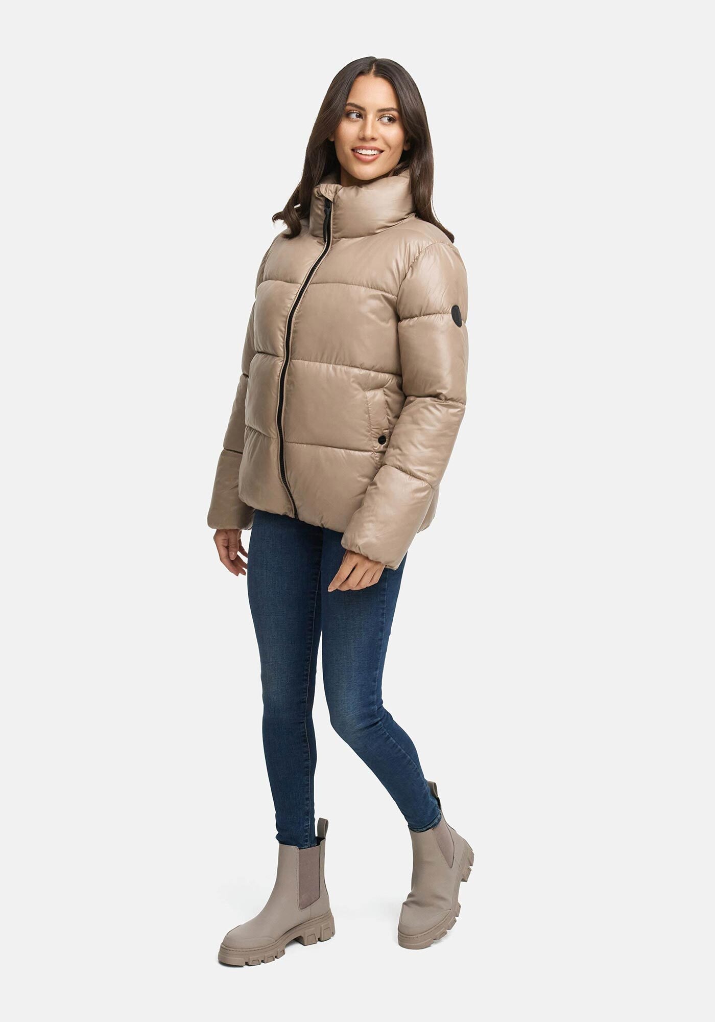 Thumbnail - Marikoo Winterjacke "Hazalee" mit leicht gläzendem Obermaterial und hohem Kragen