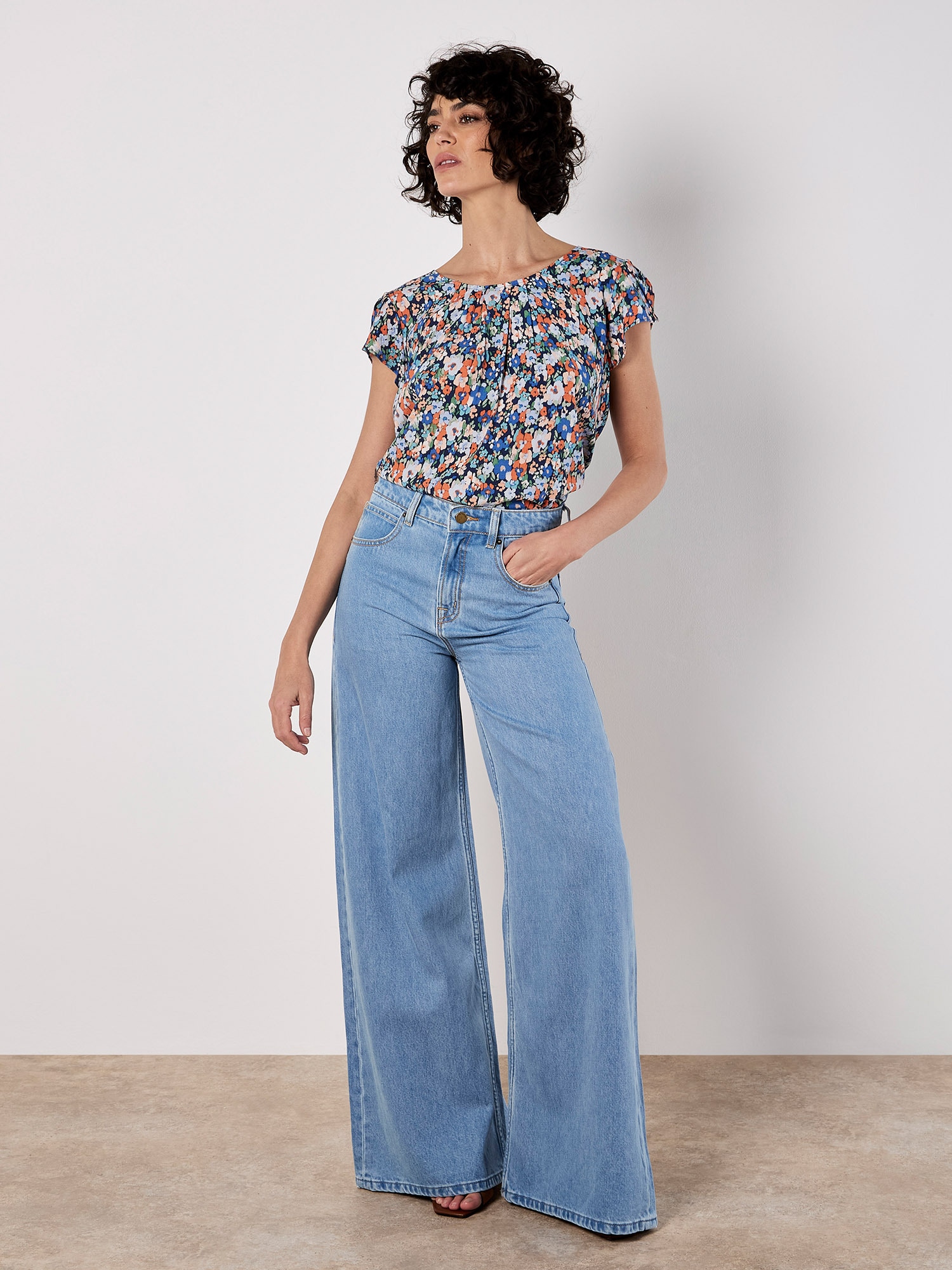 Apricot T-Shirt "Ditsy Floral Top"