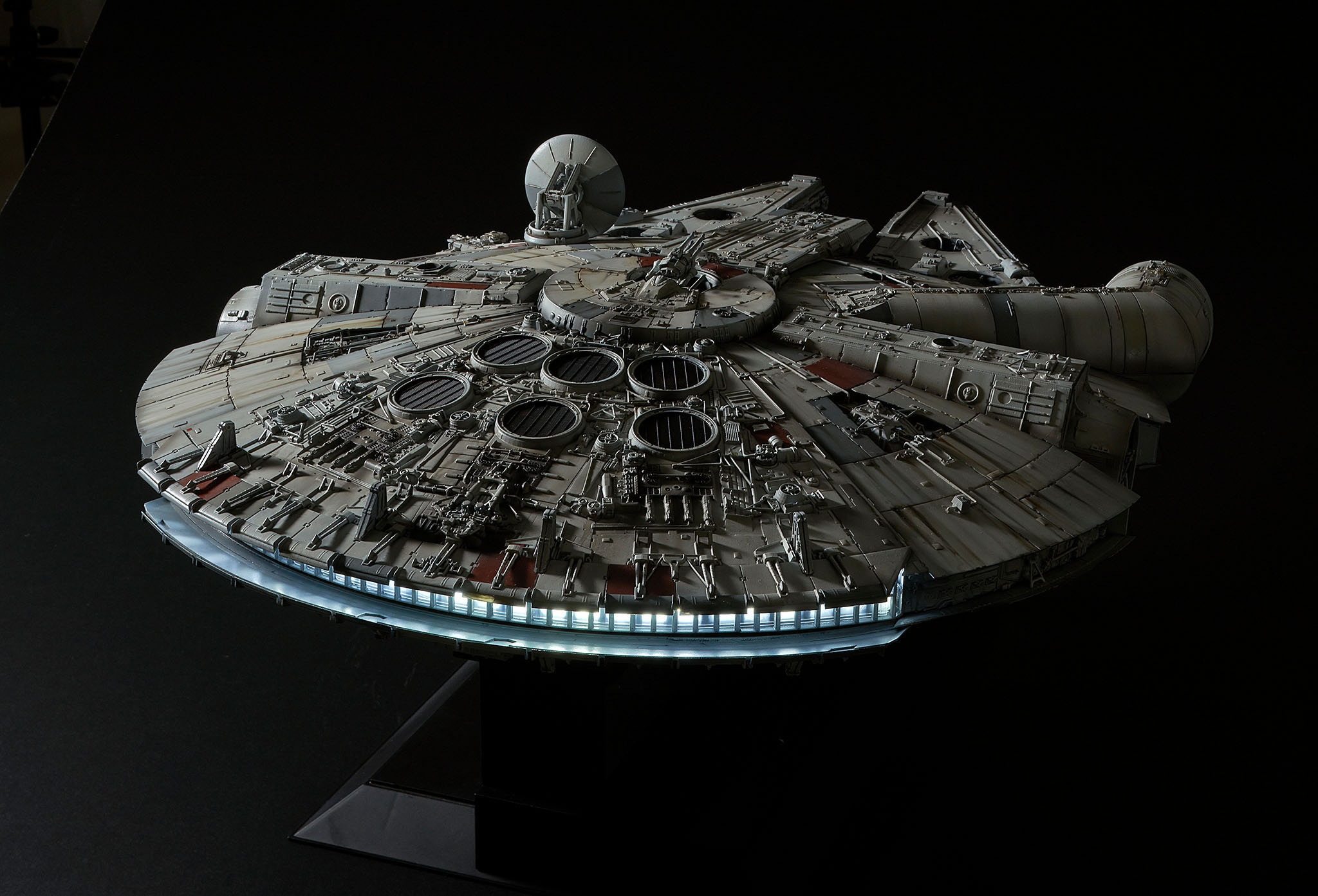 Revell® Modellbausatz »Disney Star Wars™ Millennium Falcon Perfect Grade™«, 1:72, mit Photoätzteilen und LED-Beleuchtung