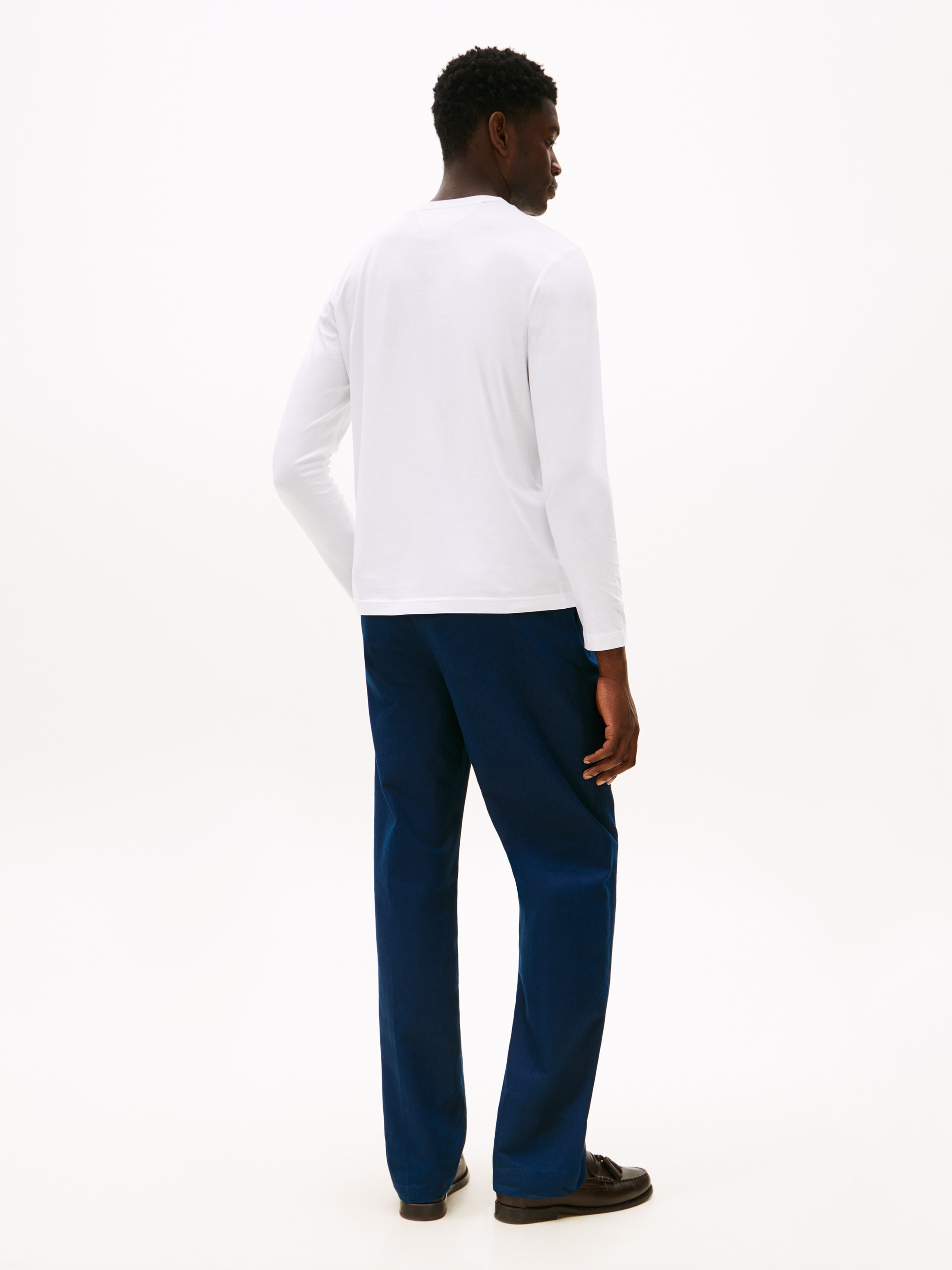 Tommy Hilfiger Longsleeve »HILFIGER STACK LS TEE«, Kontrastfarbener Print auf der Brust