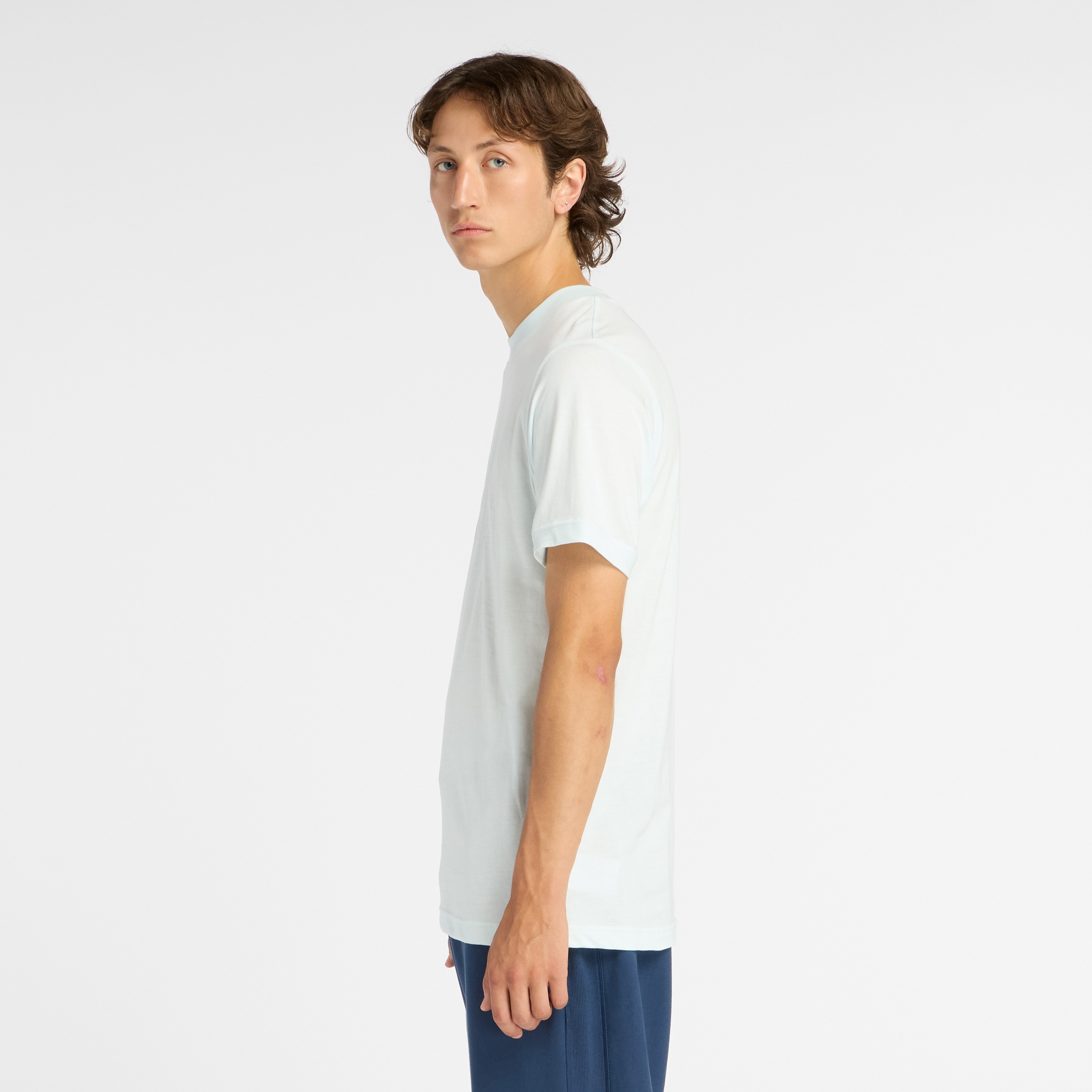 New Balance T-Shirt »SPORT ESSENTIALS LOGO T-SHIRT« Kurzarm, Rundhalsausschnitt, aus Baumwolle