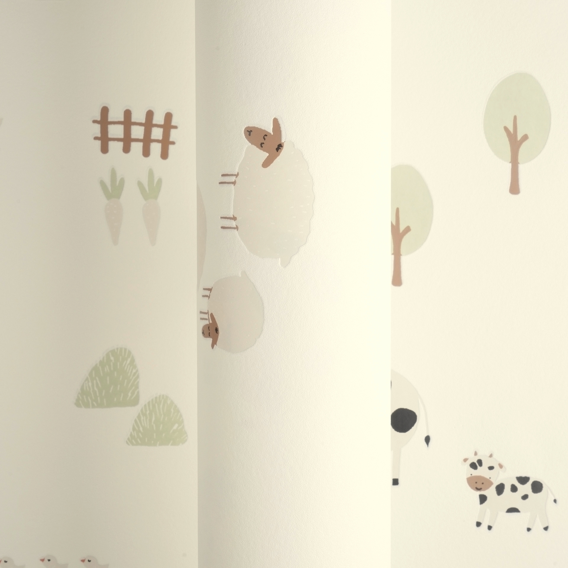 living walls Vliestapete »Kids Studio Bauernhof – Tier Vliestapete für Kinder« Motiv | grafisch | naturalistisch glatt Bauernhoftiere mit Kühen, Pferden, Schafen und Traktor