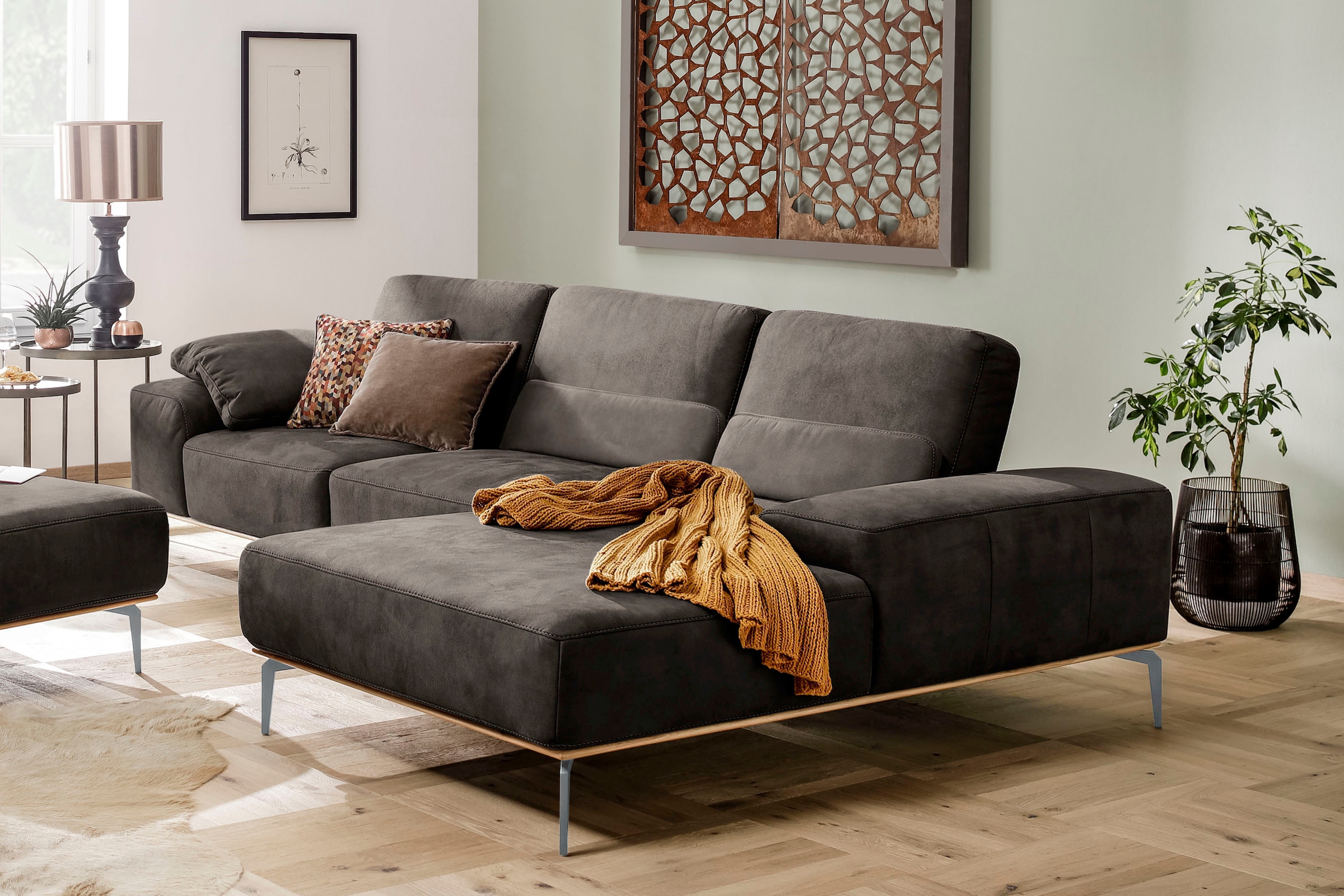 W.SCHILLIG Ecksofa "run, Designsofa mit tollem Sitzkomfort, bequem, L-Form" mit elegantem Holzsockel, Füße in Silber matt, Breite 319 cm