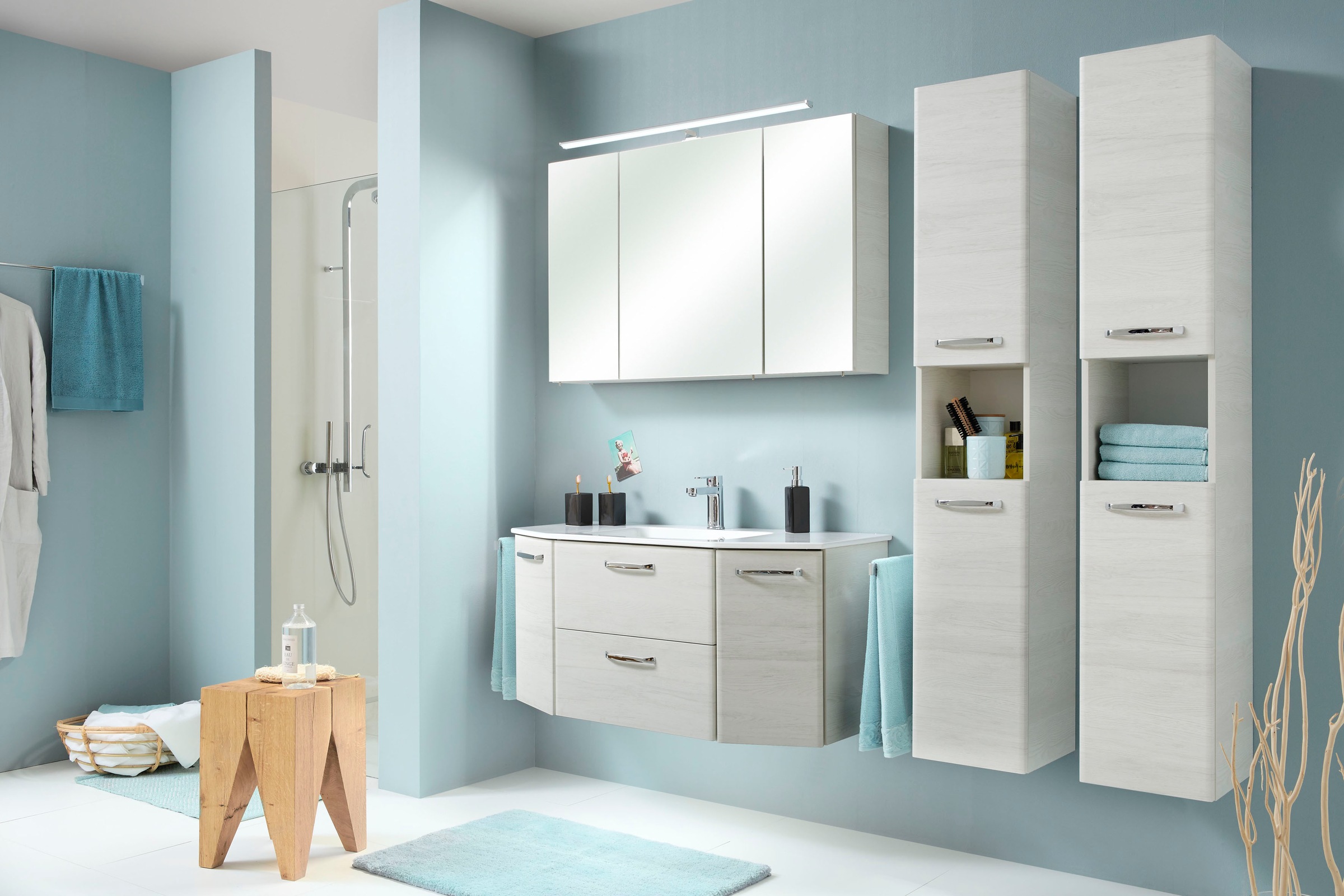 Saphir Hochschrank »Quickset Badschrank 30 cm breit, 2 Türen, 1 Nische, 3 Einlegeböden«, Badezimmer-Hochschrank inkl. Türdämpfer, Griffe in Chrom glänzend
