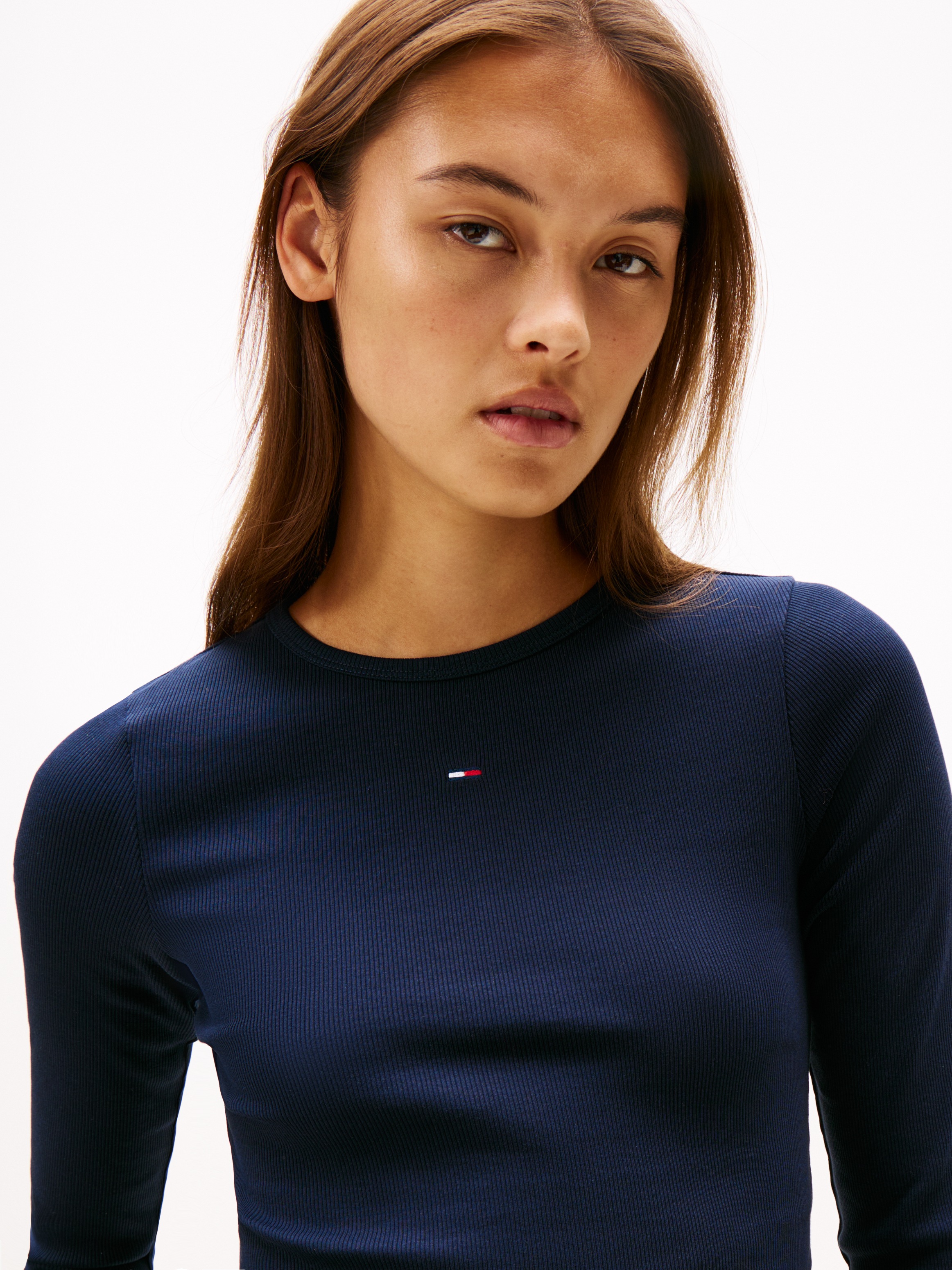 Tommy Jeans Langarmshirt »TJW 2PACK SLIM ESSENTIAL RIB LS«, (Packung, 2 tlg., 2er-Pack), in Rippoptik, mit Logostickerei