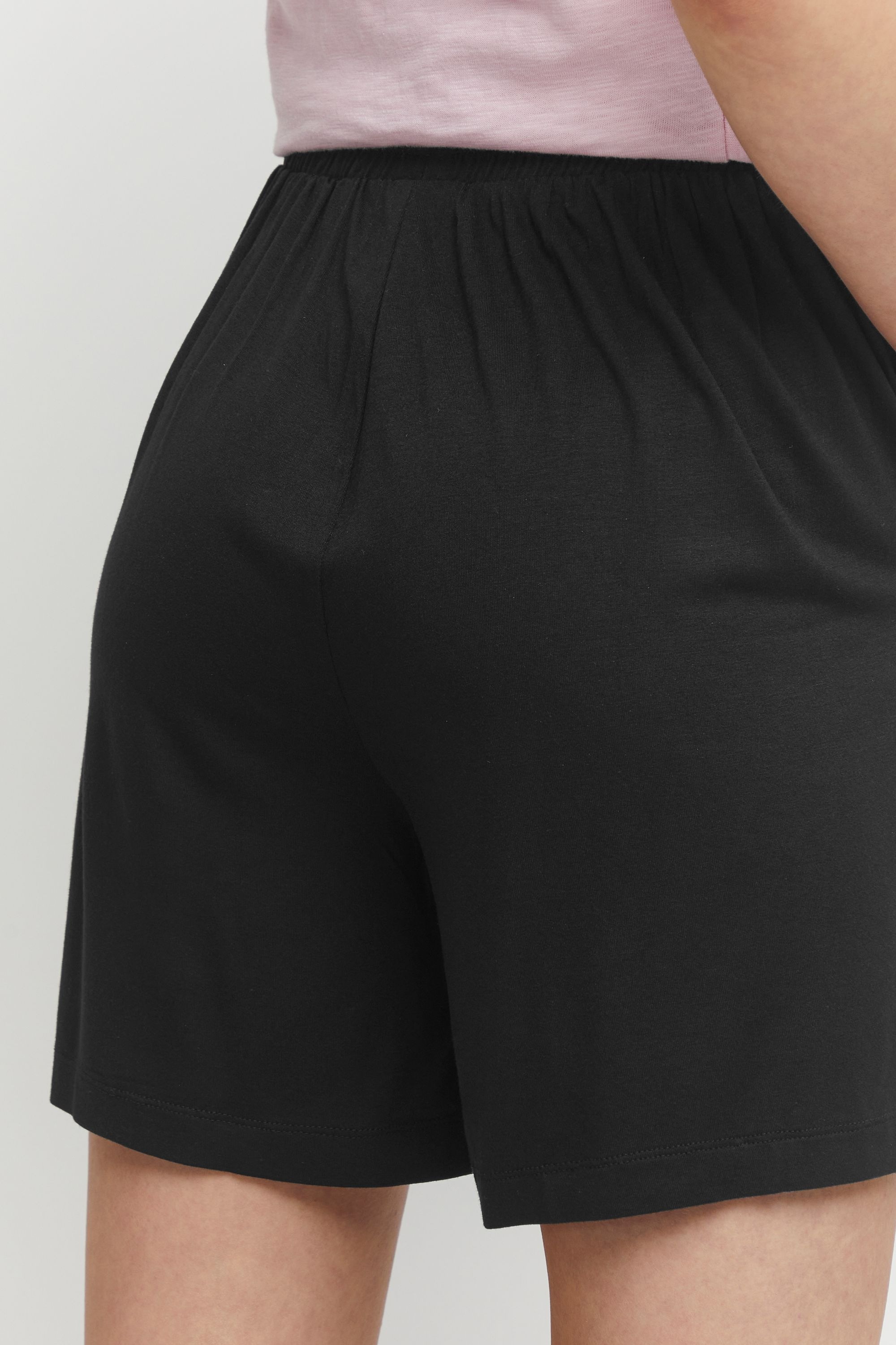 b.young Shorts »Shorts BYUsilia«