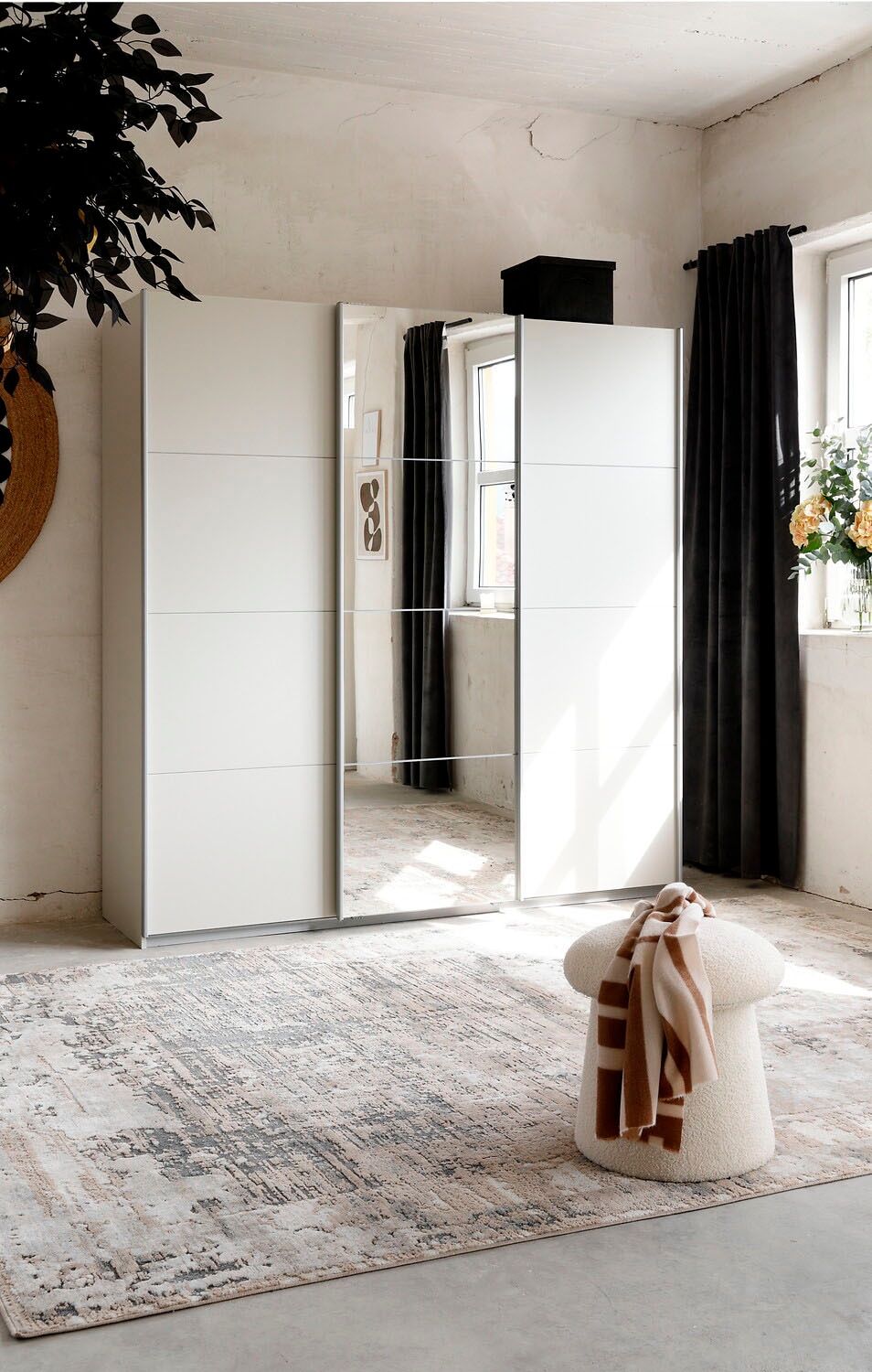 rauch Schwebetürenschrank »Kleiderschrank Schrank OTTO´S CHOICE Garderobe AGORDO«, (in zwei Griff-Farben), Top Innenausstattung, in 4 Breiten und 2 Höhen MADE IN GERMANY