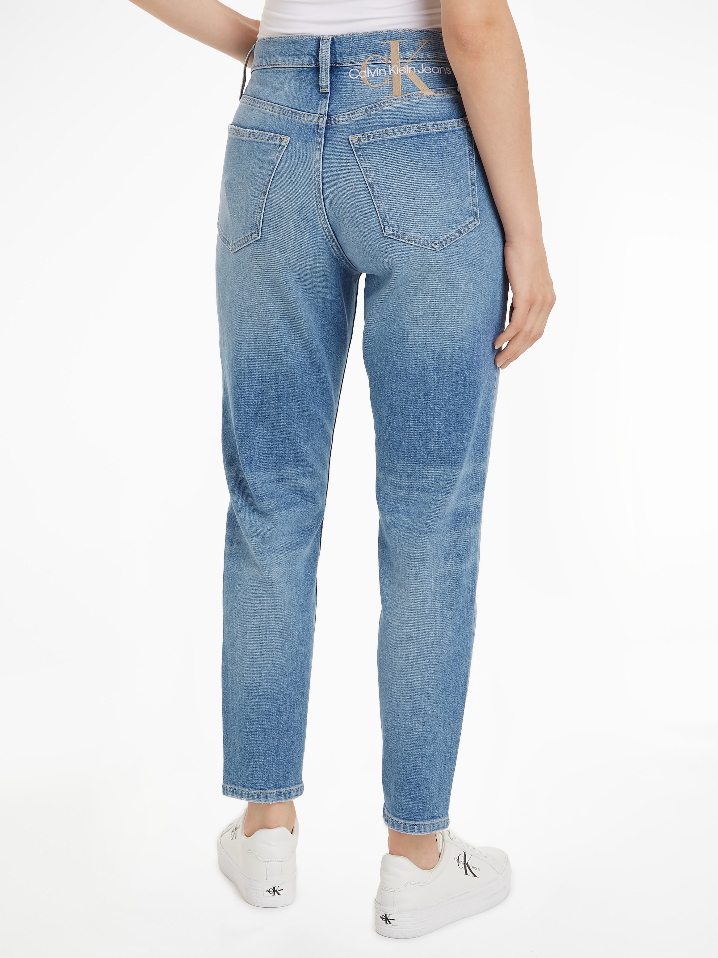 Calvin Klein Jeans Mom-Jeans »MOM JEAN«, mit Markenlabel