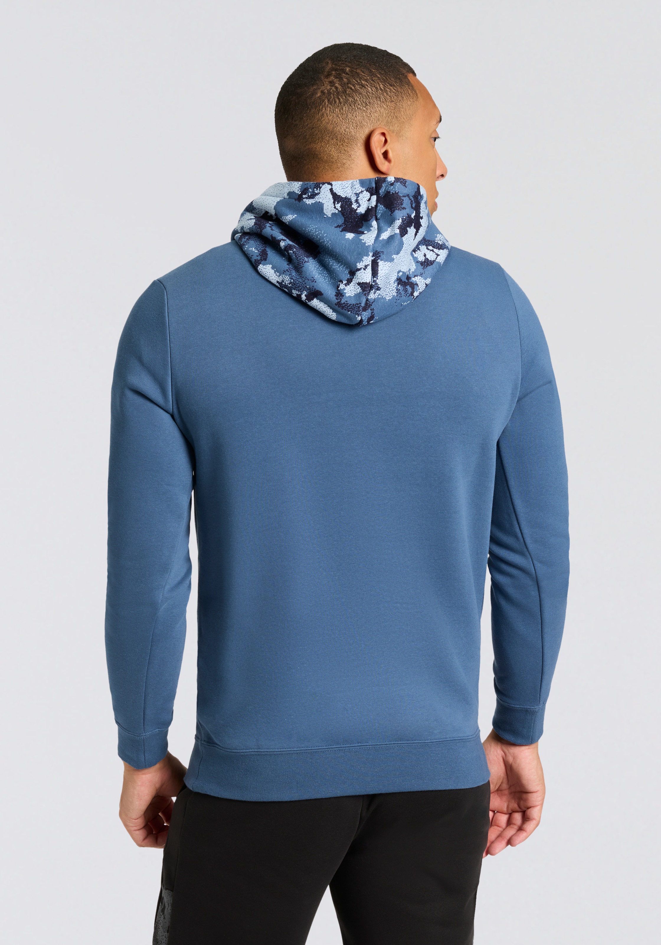 PUMA Kapuzensweatshirt "ESS CAMO HOODIE FL", Regular Fit, sportlicher Stil, günstig online kaufen