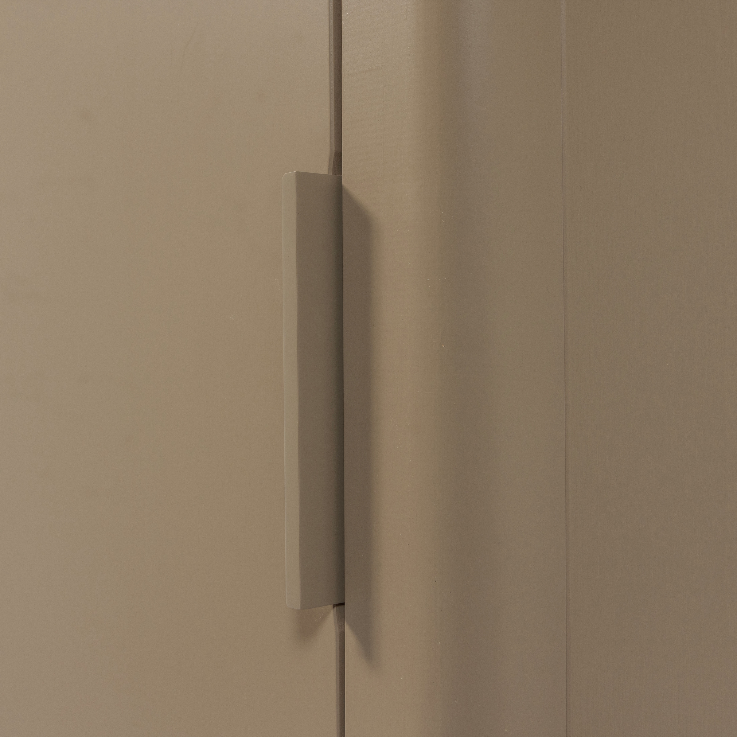 WOOOD Mehrzweckschrank »Gunnar FSC® Mix Kiefernholz mit sichtbare Maserung 45x39x217 cm« Tragkraft 30 kg, abgerundete Ecken, Wandbefestigung empfohlen