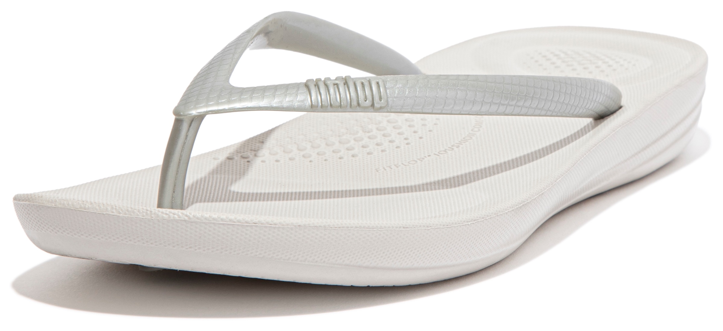 Fitflop Zehentrenner »IQUSHION«, Keilabsatz, Sommerschuh, Schlappen in schmaler Form