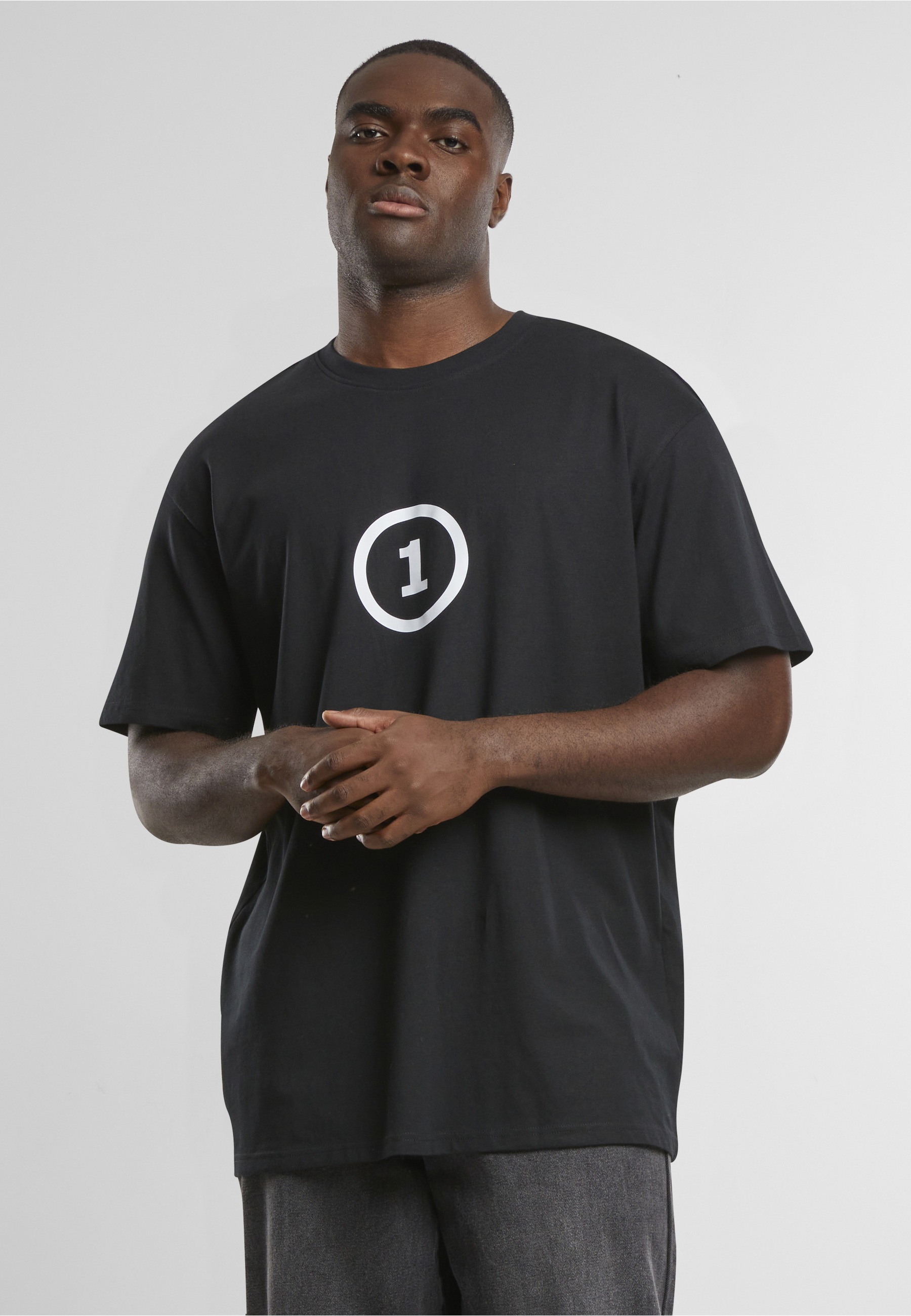 Upscale by Mister Tee T-Shirt »Upscale by Mister Tee Strictly Businnes Oversize Tee« 1 Stk.