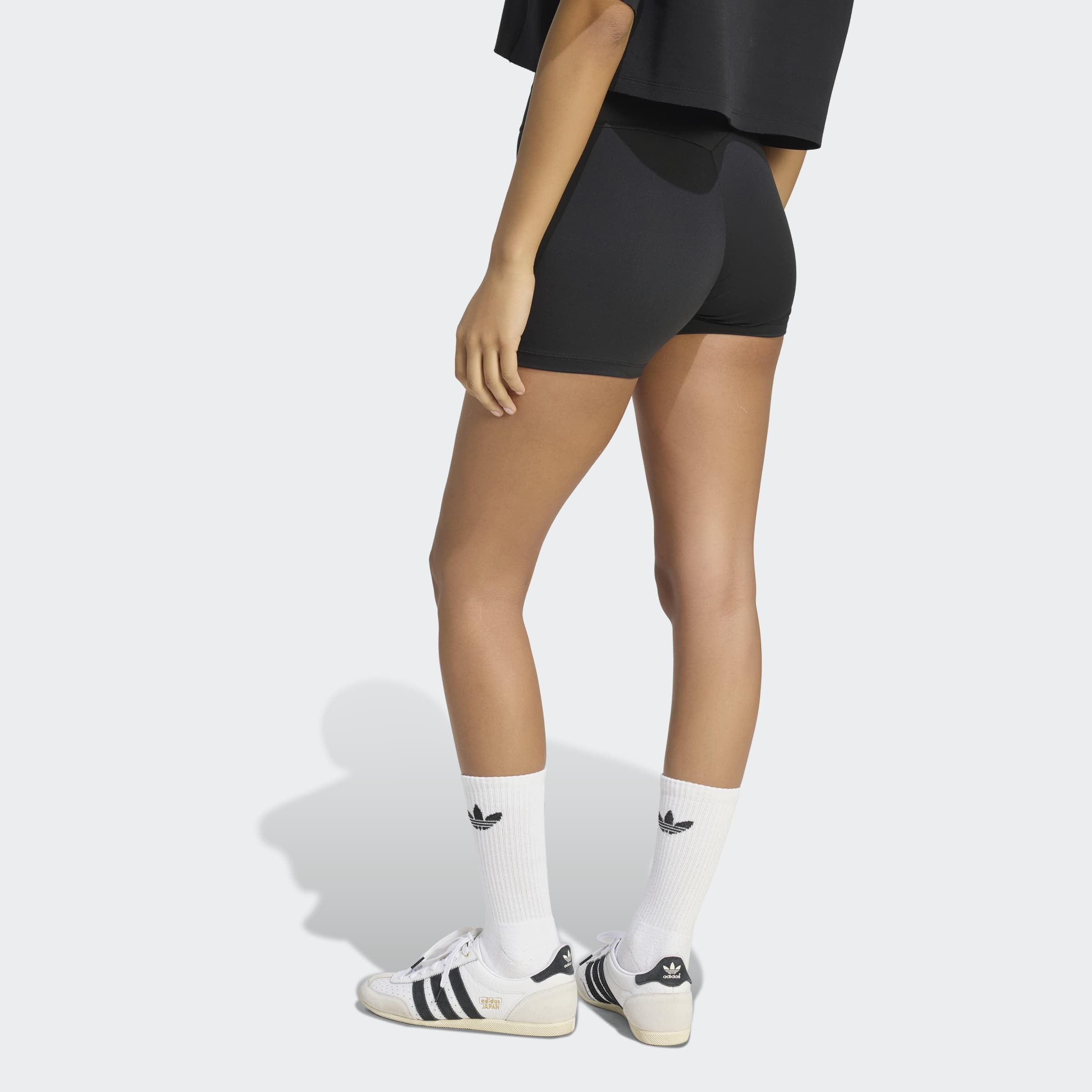 adidas Originals Shorts »ESS PES«  sportlicher Stil, ohne Verschluss, aus Polyester, enger Schnitt