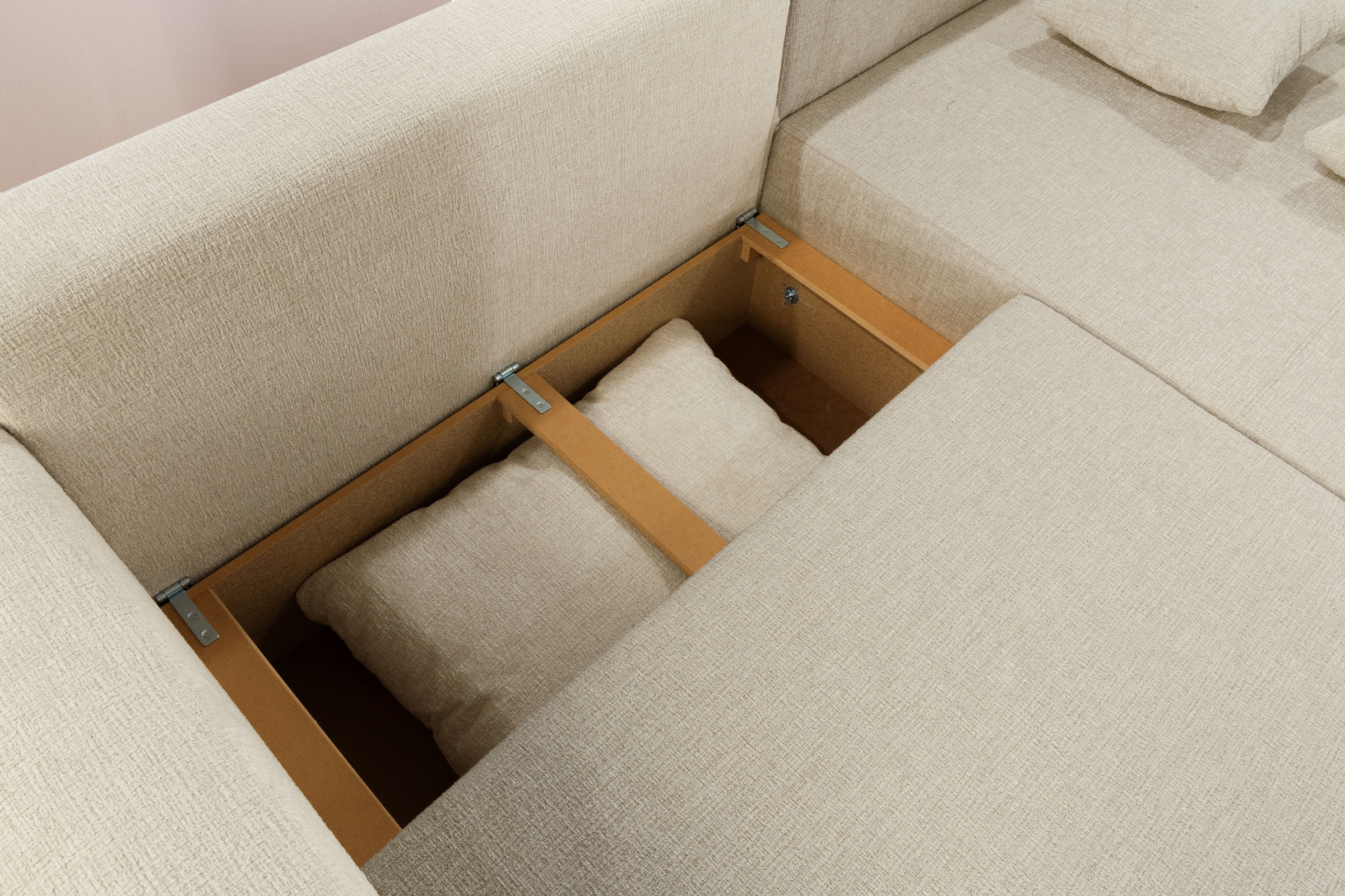 Jockenhöfer Gruppe Ecksofa »Venezia, inklusive Bettfunktion und Bettkasten« Ottomane links oder rechts montierbar, inkl. Rücken- und Zierkissen