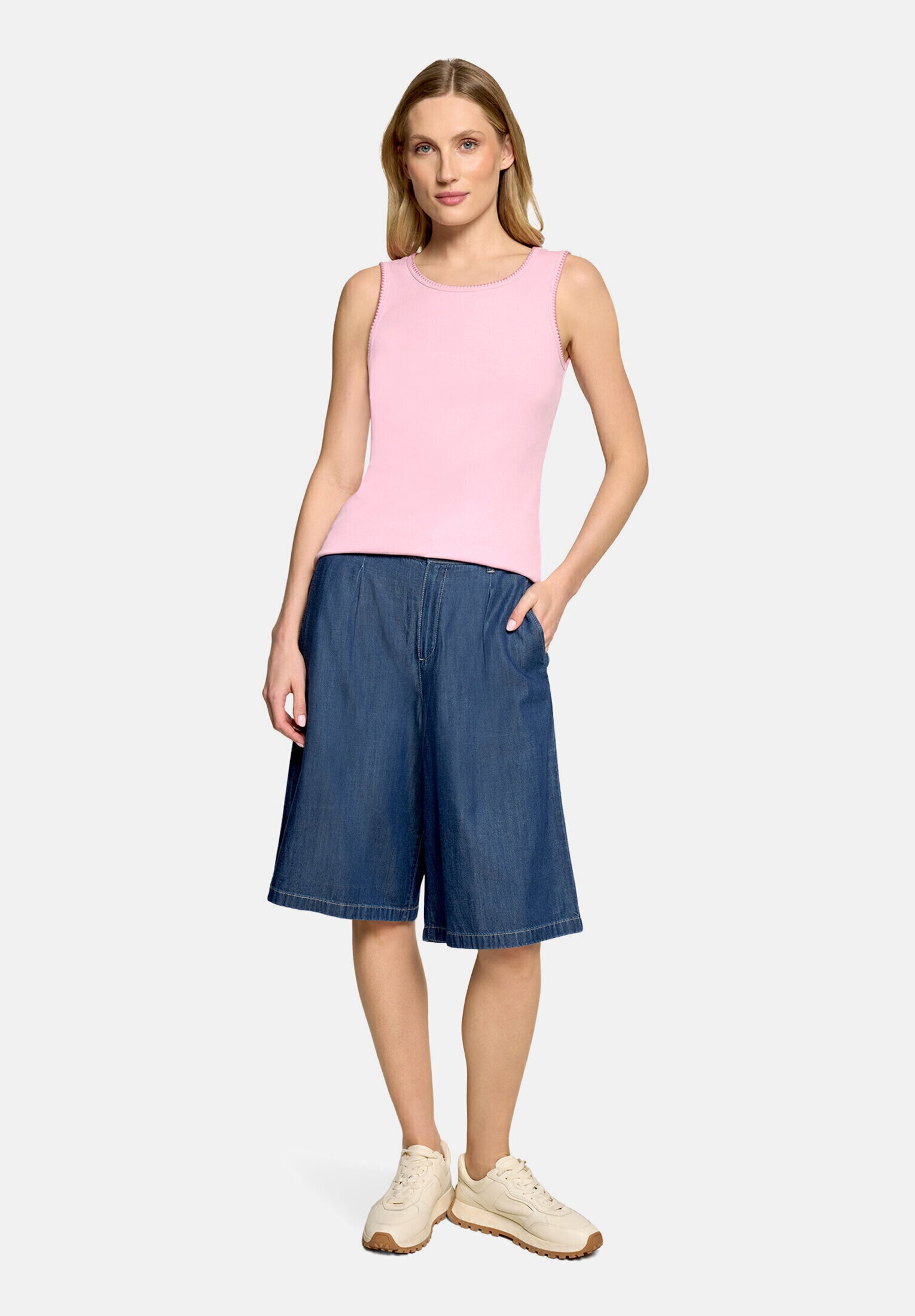 Cartoon T-Shirt "Damen mit Rundhalsausschnitt" 1 tlg.