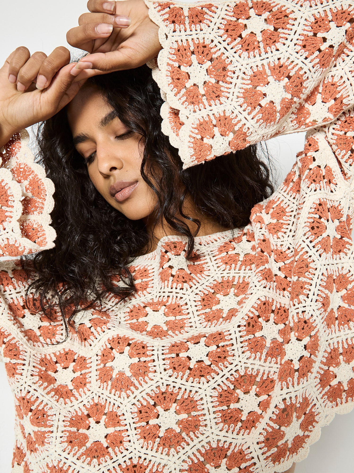Apricot Fledermauspullover "Top mit Glockenärmeln" mit Häkeldetails