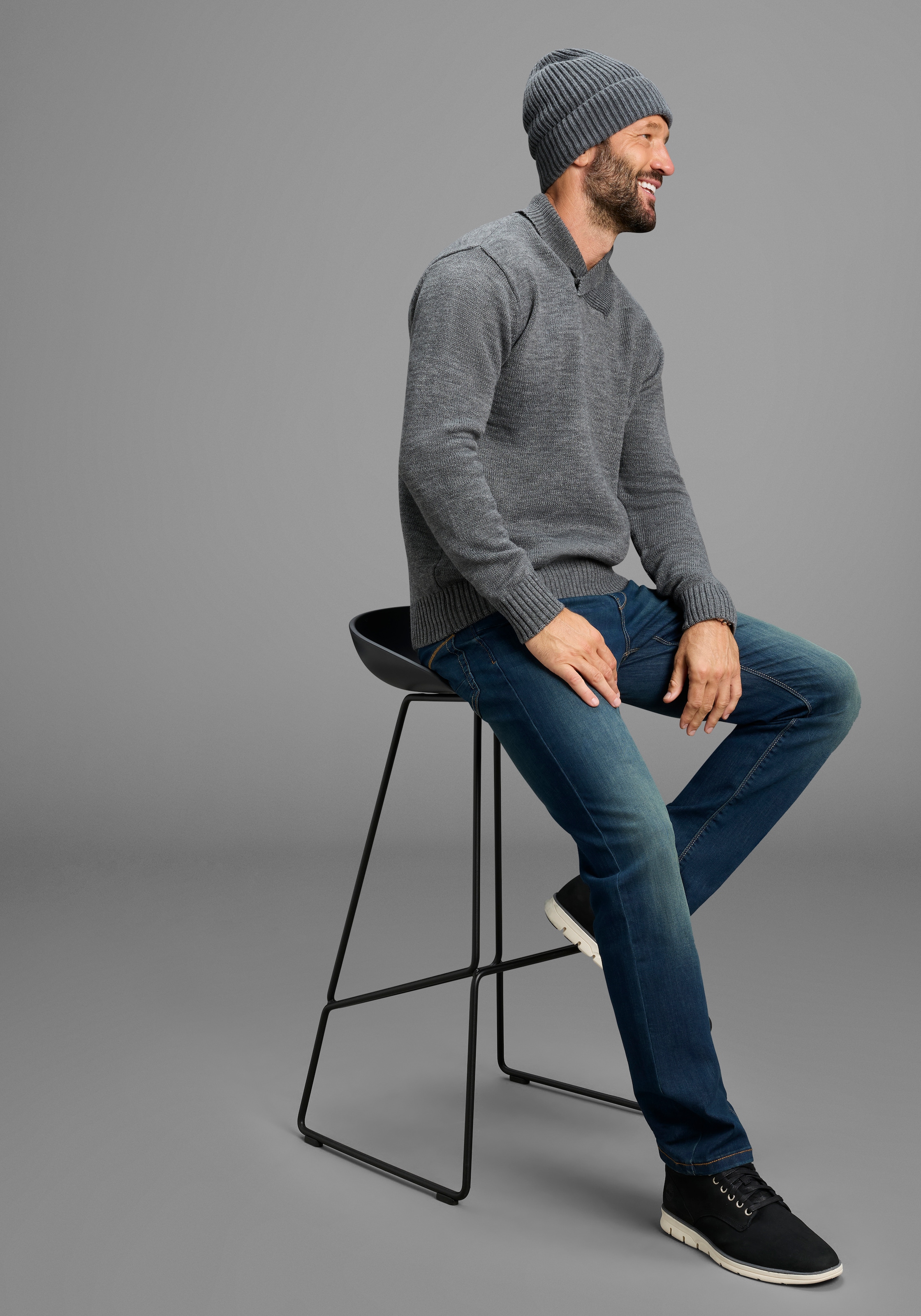 DELMAO Schalkragenpullover »Neue Kollektion! Ideal für die Überganszeit« aus weichem Strickmaterial, mit Schalkragen, Regular Fit, Langarm