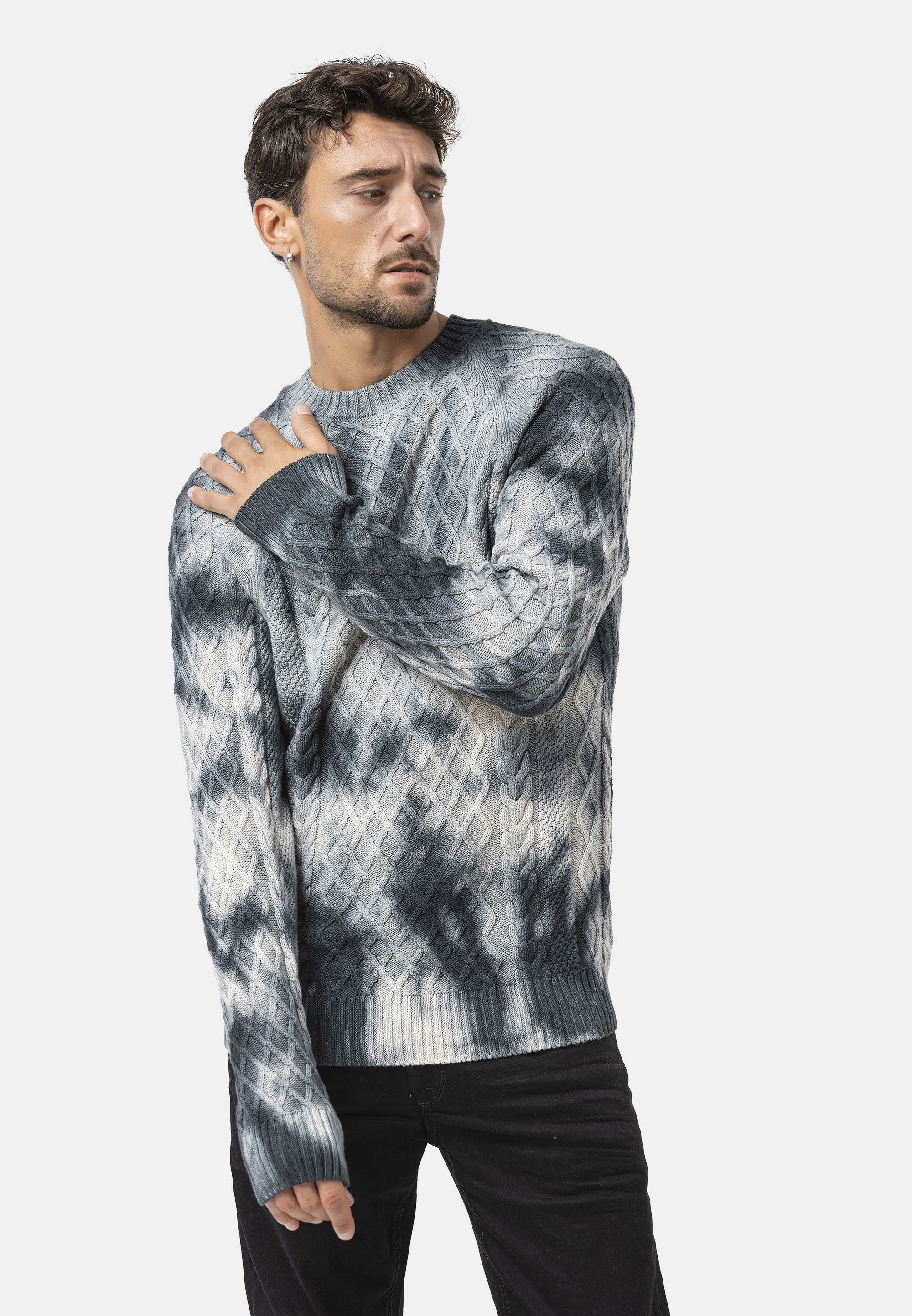 Cipo & Baxx Strickpullover »CP287« 1 Stk. mit lassischem Zopfmuster
