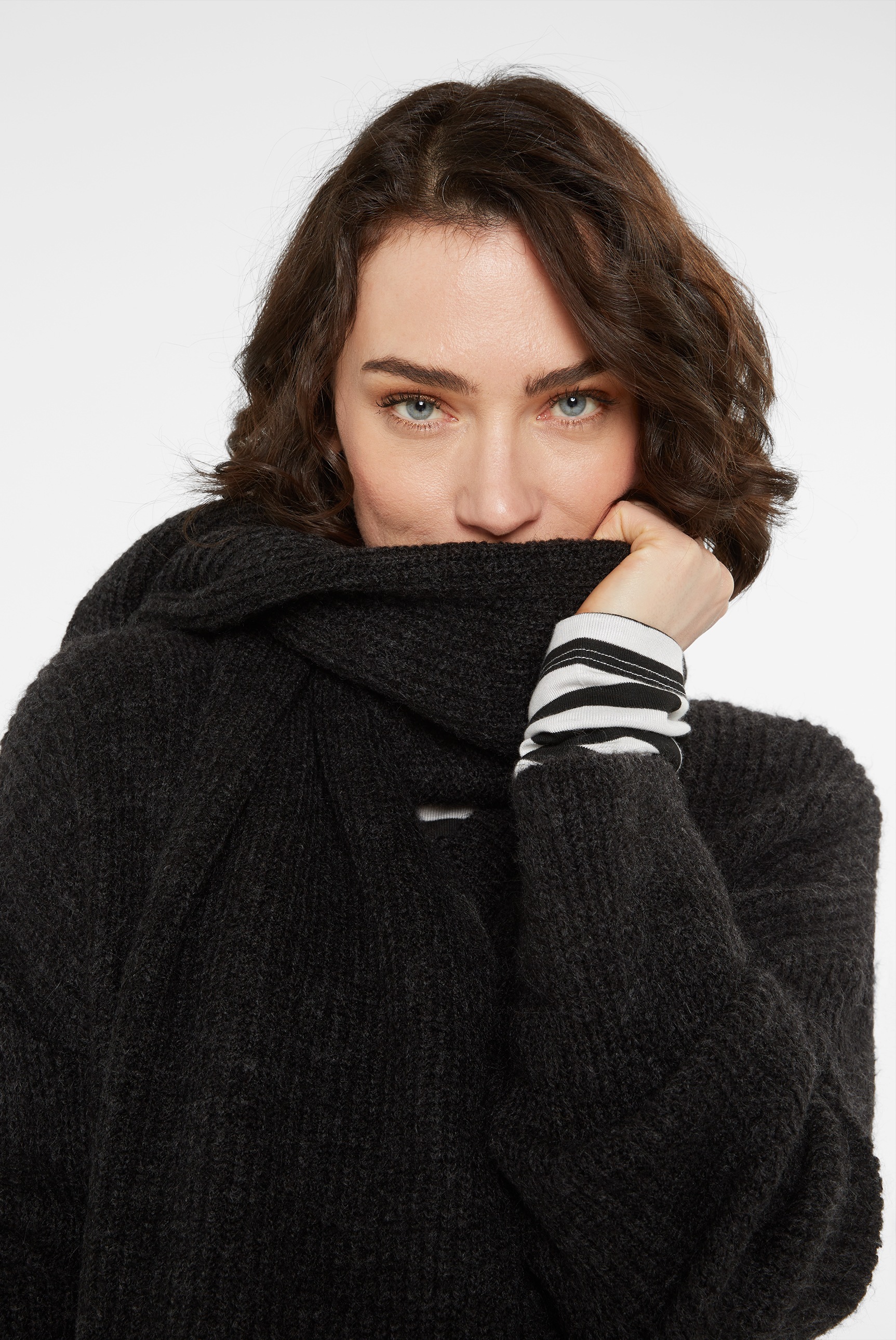 SENSES.THE LABEL Strickschal