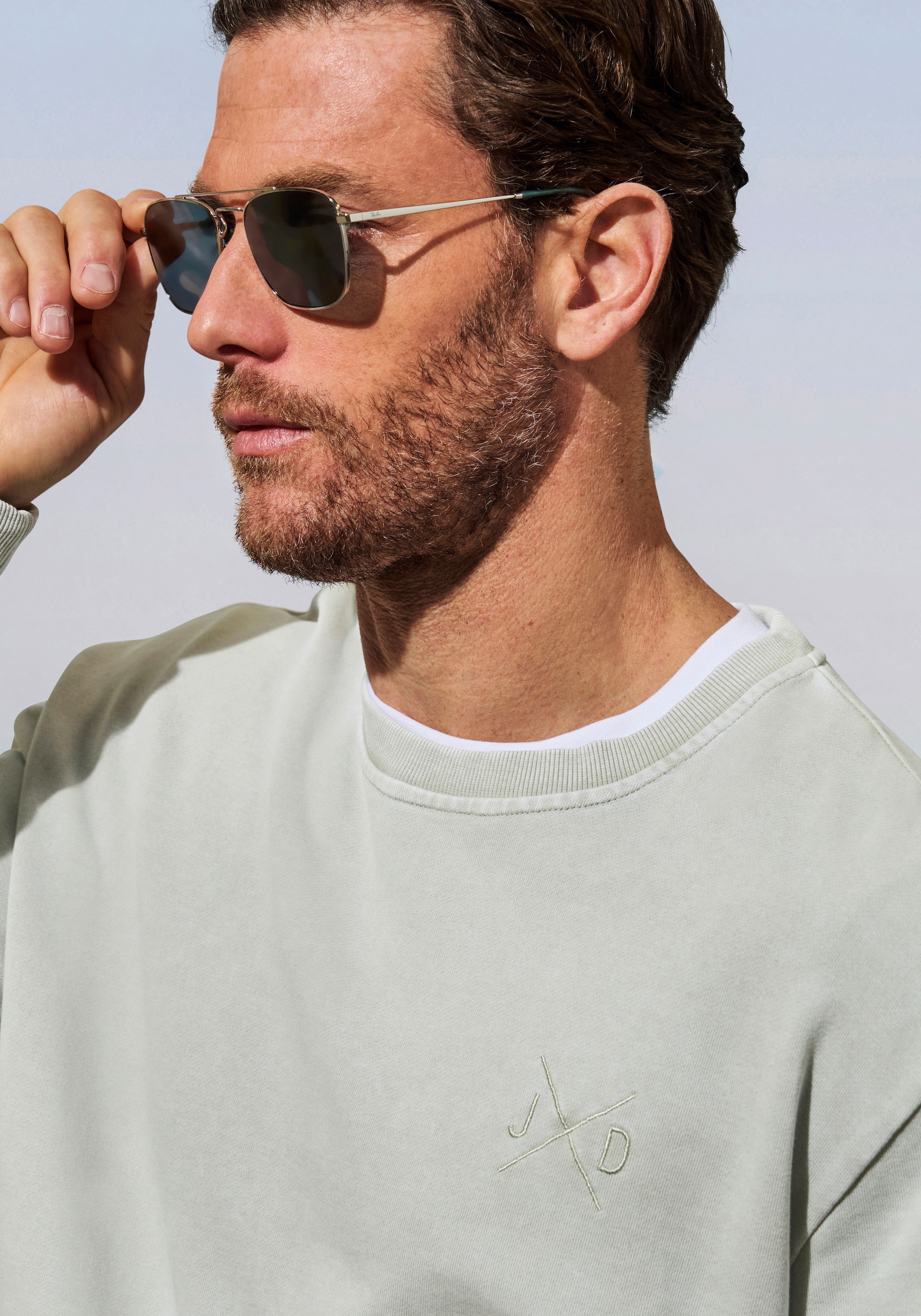 John Devin Sweatshirt, mit besonderer Waschung, kleine Logostickerei vorn günstig online kaufen