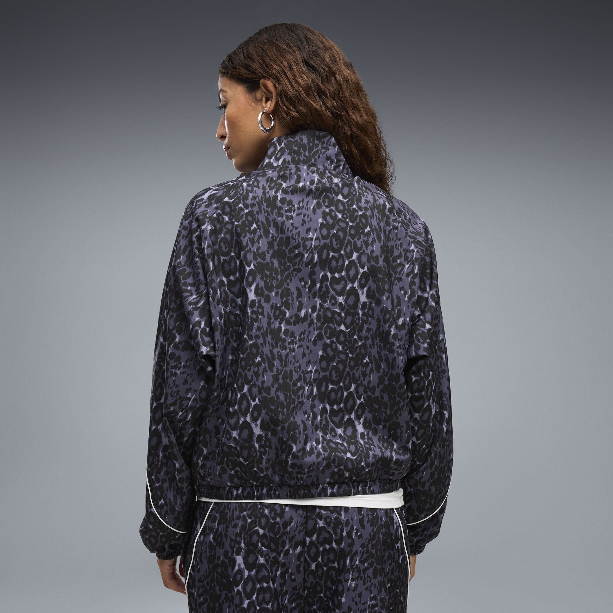 PUMA Trainingsjacke »PUMA Sport Relaxed Animal Printed Full-Zip Jacke Damen«