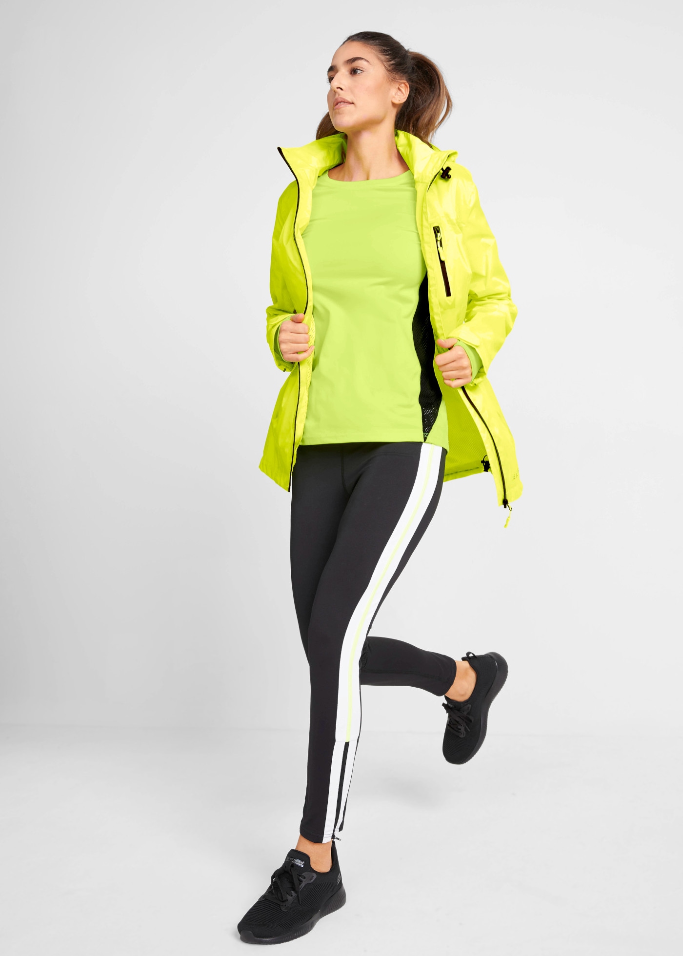 bonprix Funktionsjacke bequemer Schnitt, mit Reißverschlusstaschen, sportlicher Stil