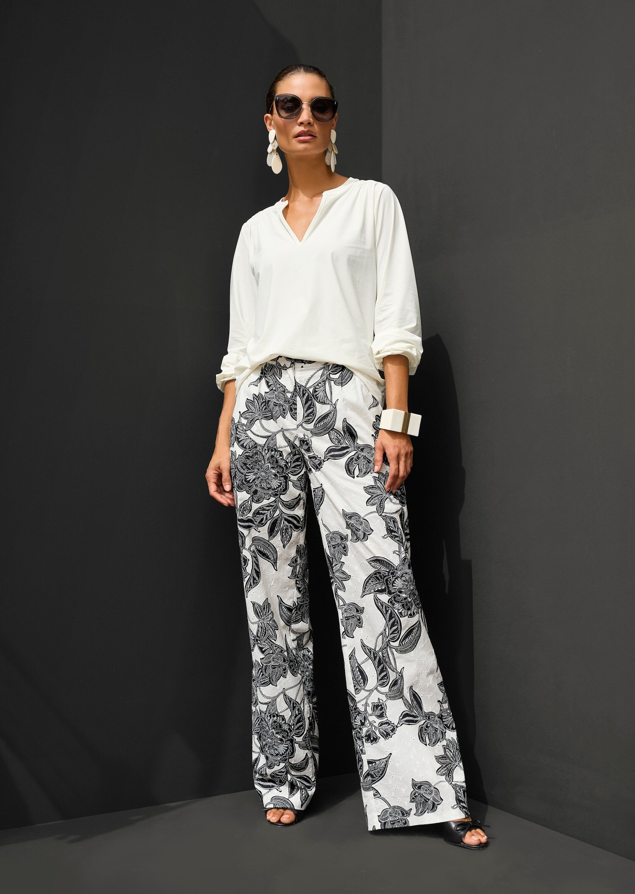 MADELEINE Chinos »Druckhose Baumwollhose mit floralem Print«