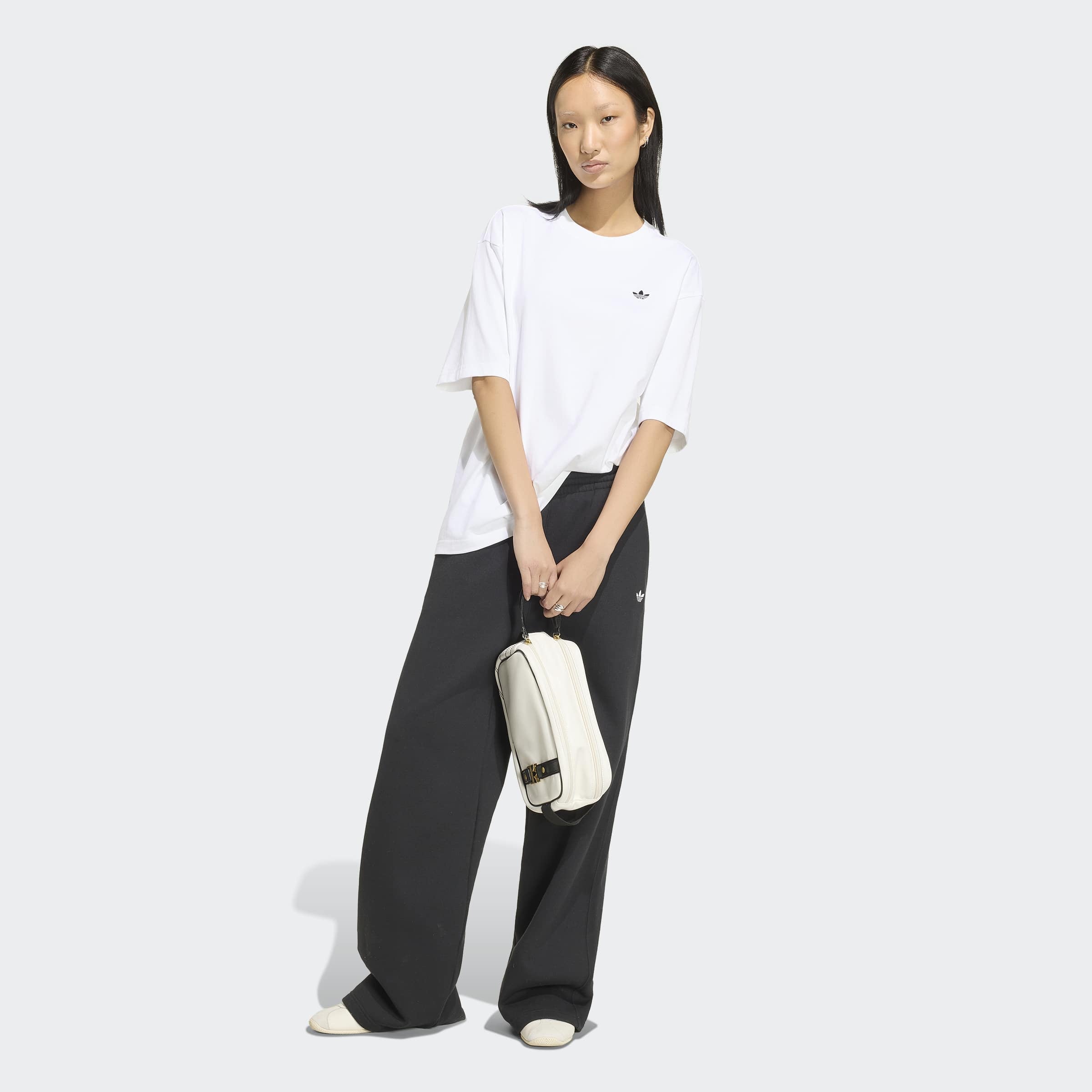 adidas Originals T-Shirt »ESSENTIALS, BOYFRIEND-FIT« für Erwachsene, mit Kurzarm, ohne Verschluss