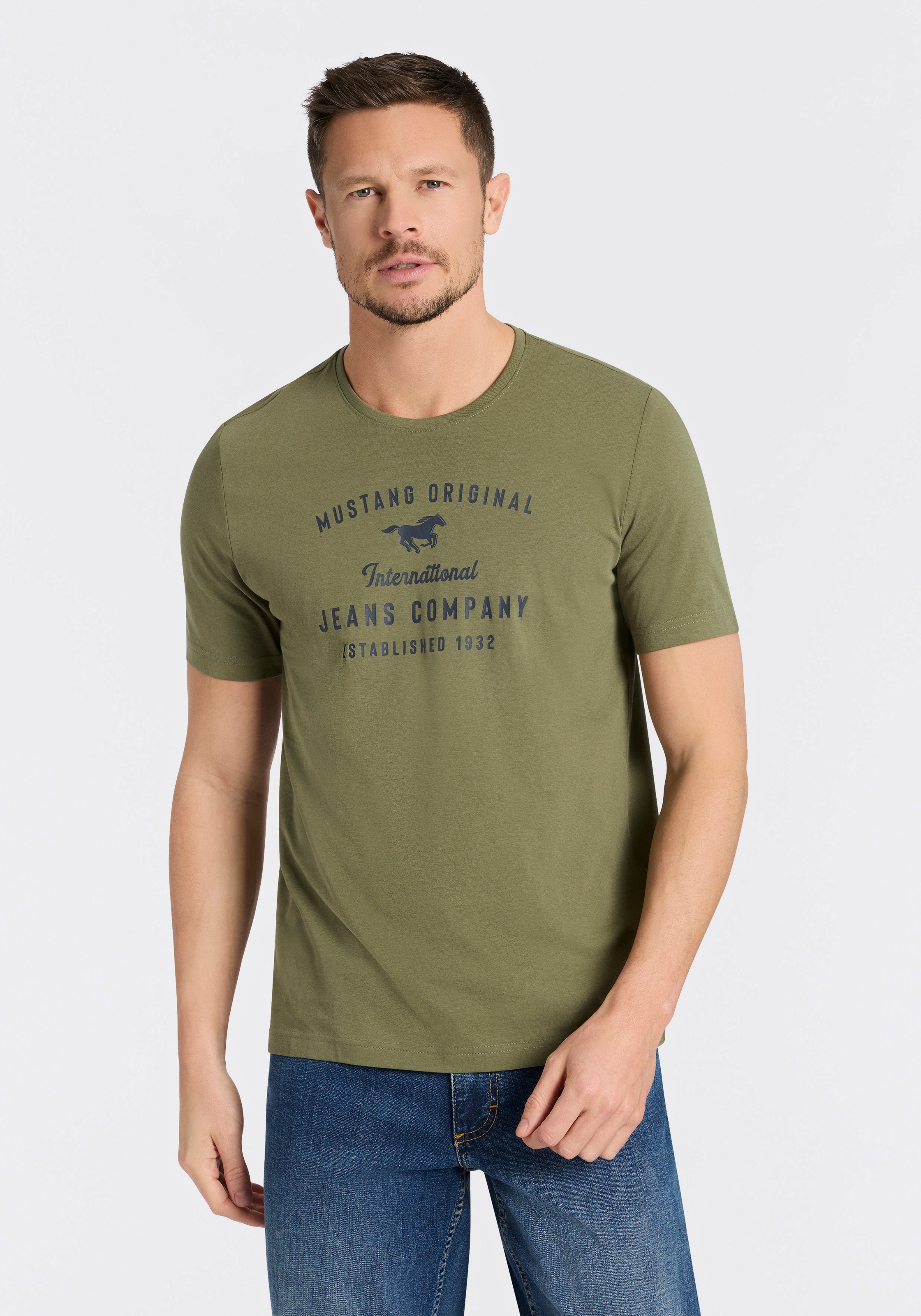 MUSTANG Rundhalsshirt "Alex Logoprint uni" mit Logoprint auf der Brust günstig online kaufen