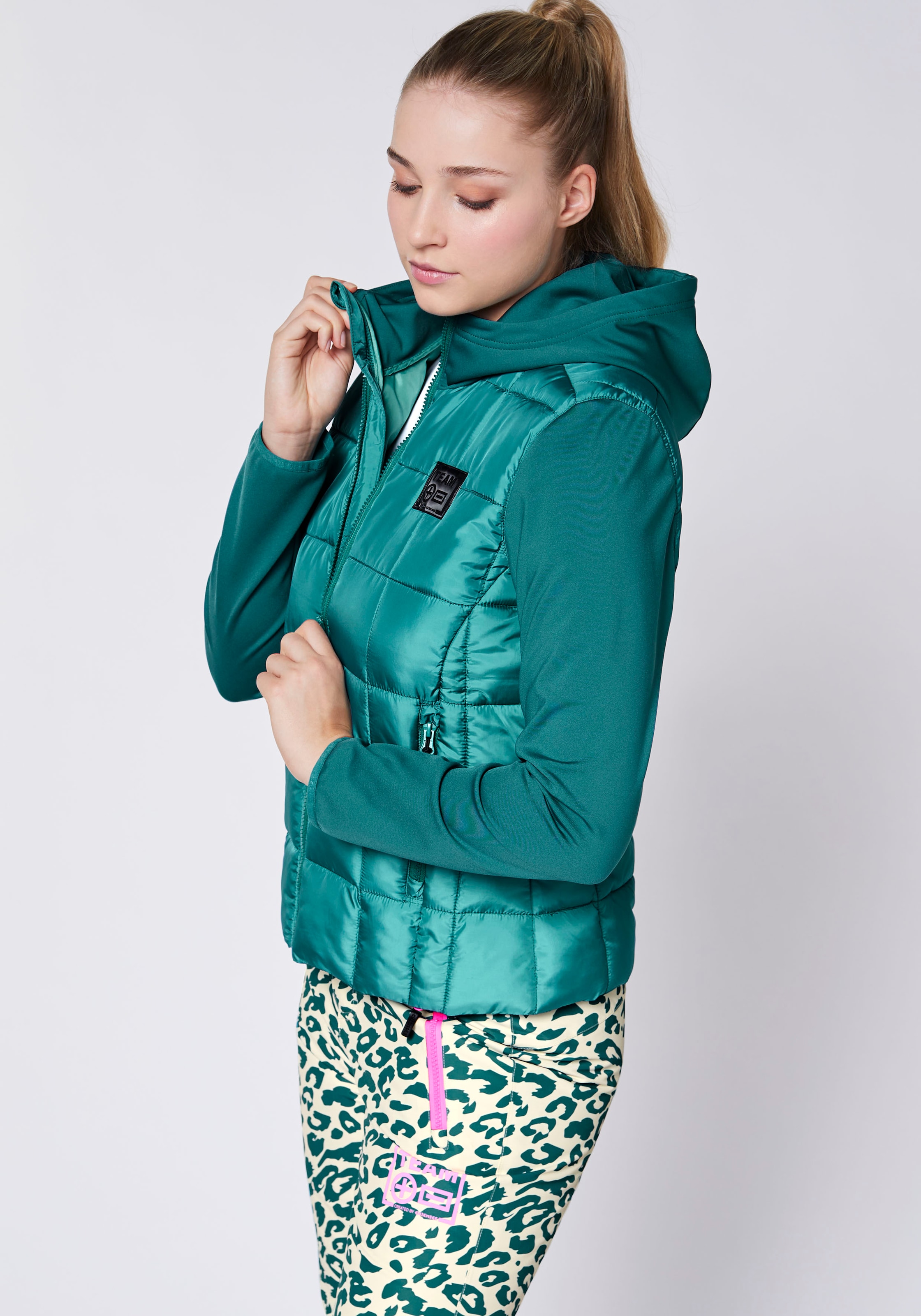 Chiemsee Outdoorjacke mit Kapuze - Materialmix aus Canvas &amp; Technical Fleece<br/>