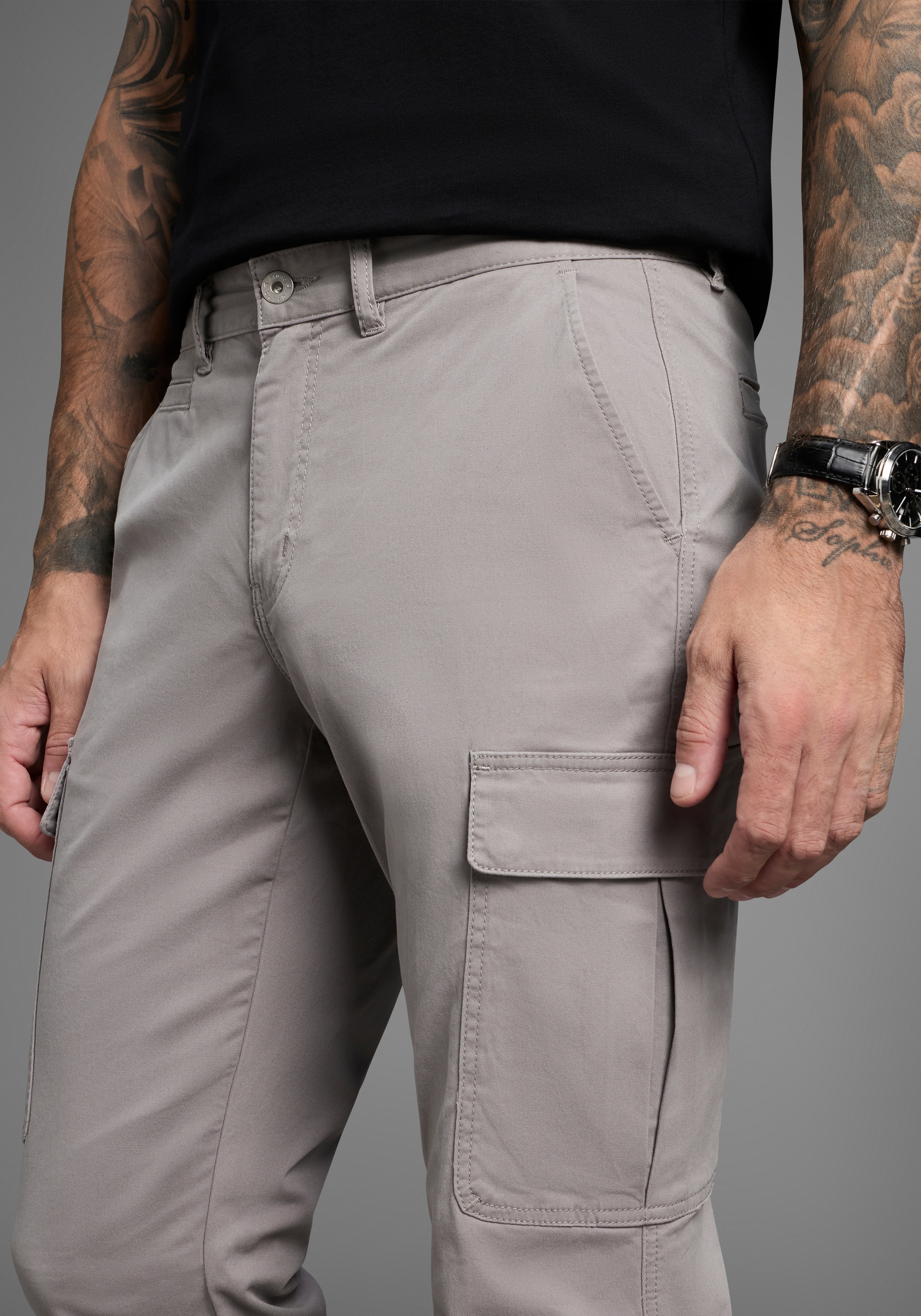 Thumbnail - Bruno Banani Cargohose moderne Passform, eng anliegende Cargotaschen