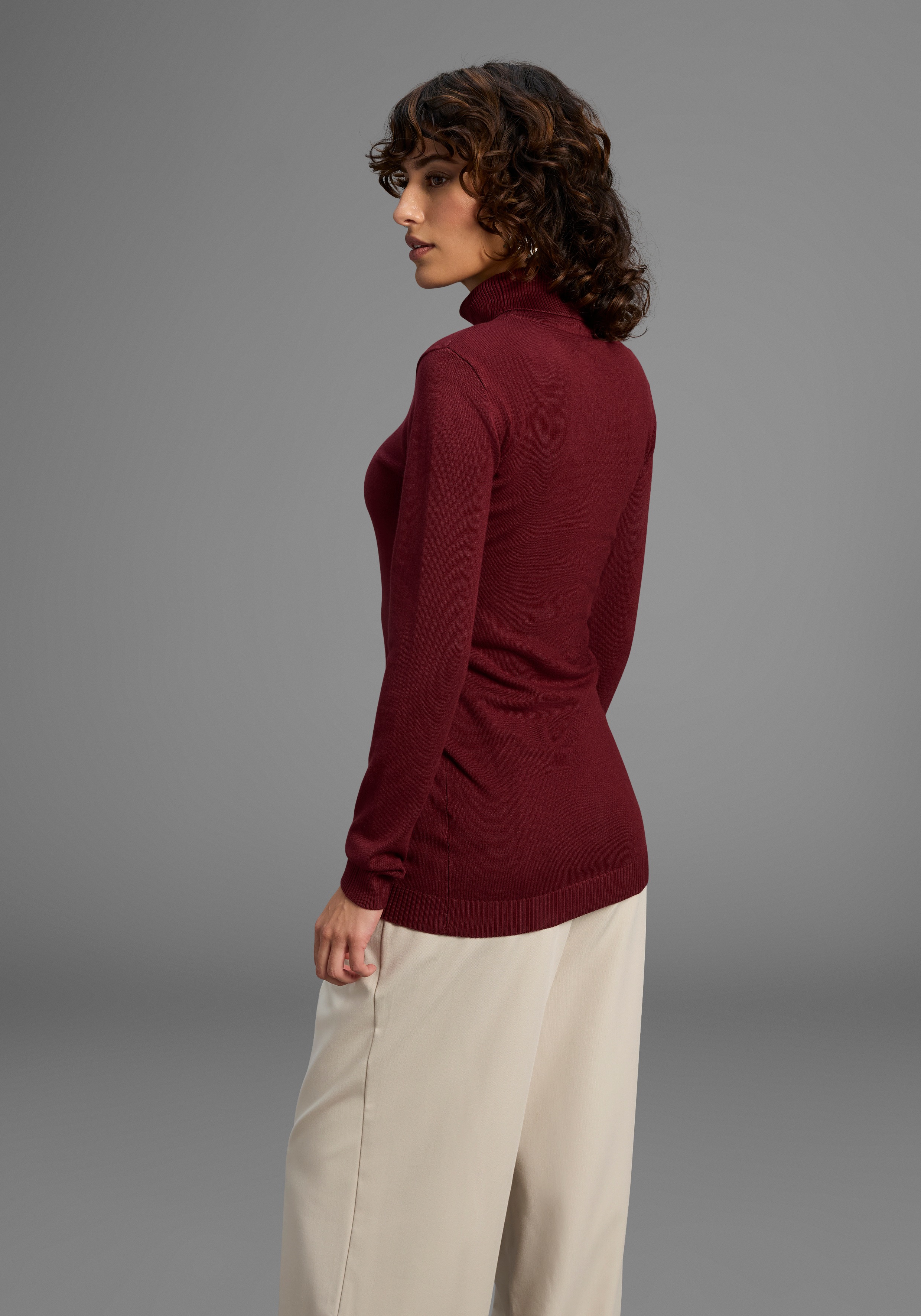 Thumbnail - Laura Scott Rollkragenpullover Feinstrick in figurbetonter Longform