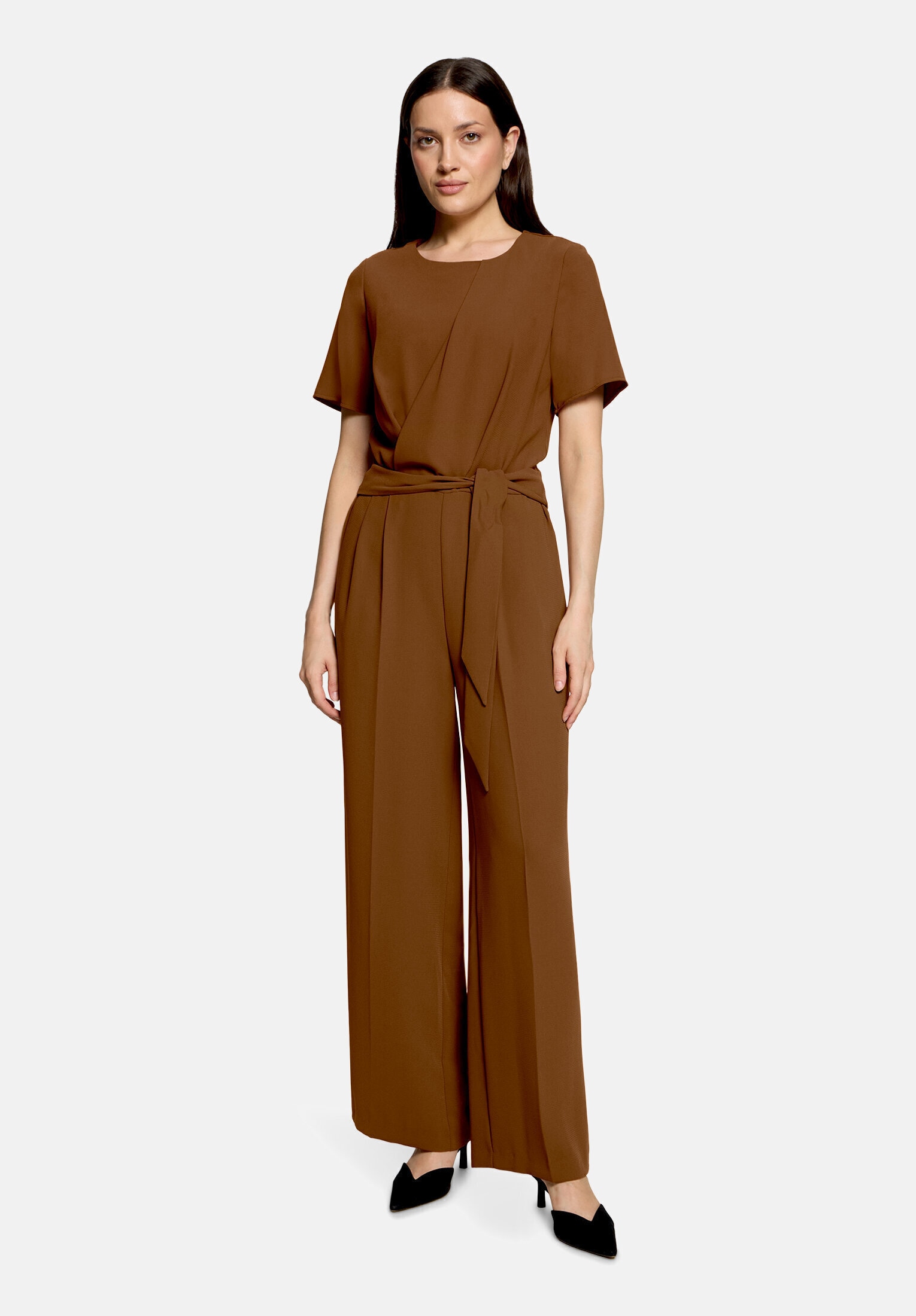 Betty&Co "Damen mit Bindegürtel" 1