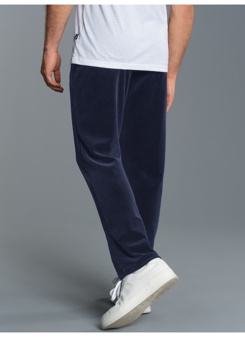 Trigema Jerseyhose »TRIGEMA Nicki Hose mit praktischen Eingrifftaschen«, (1 tlg.)