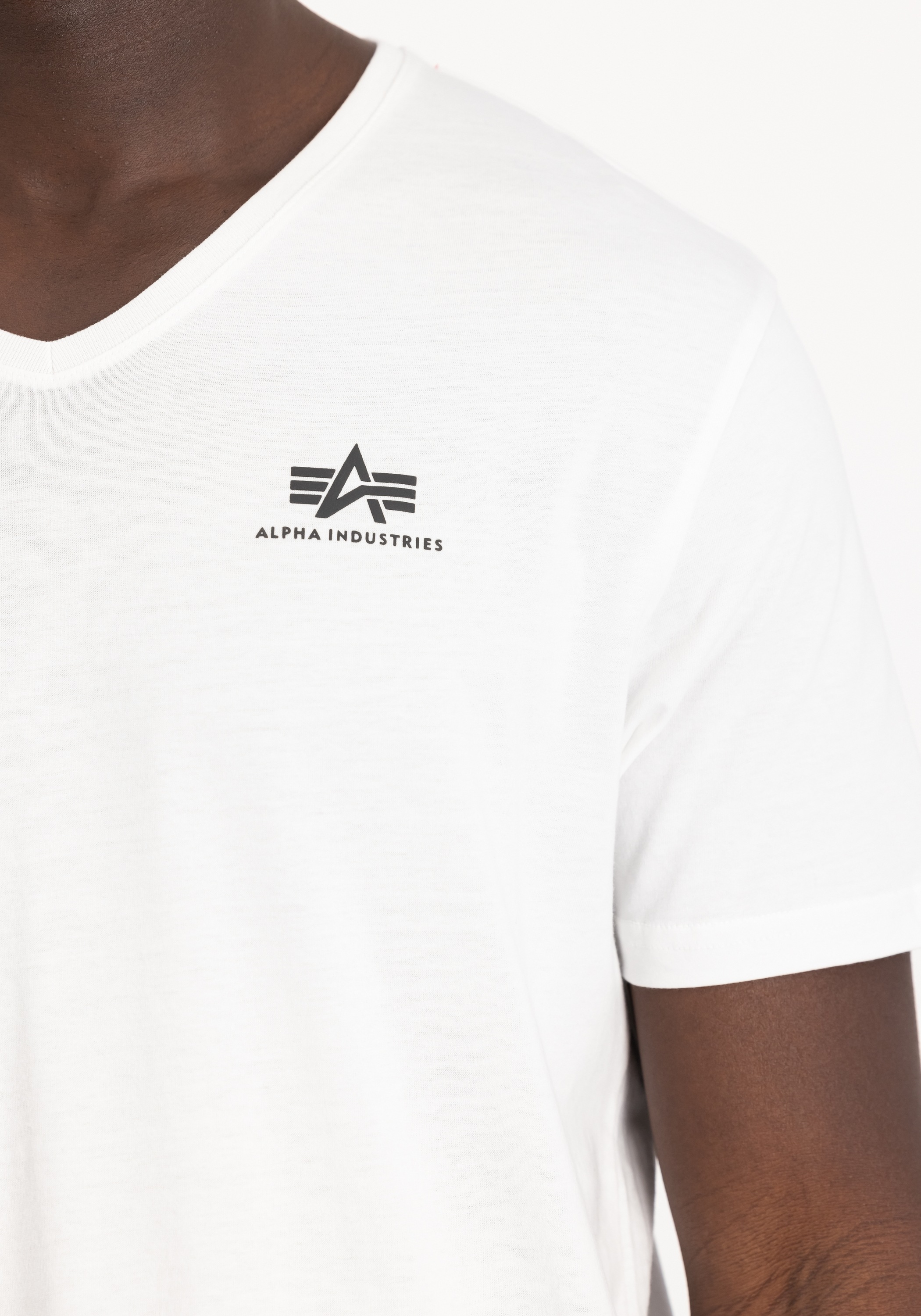 Alpha Industries T-Shirt »Basic V-Neck T-Shirt SL T-Shirt«