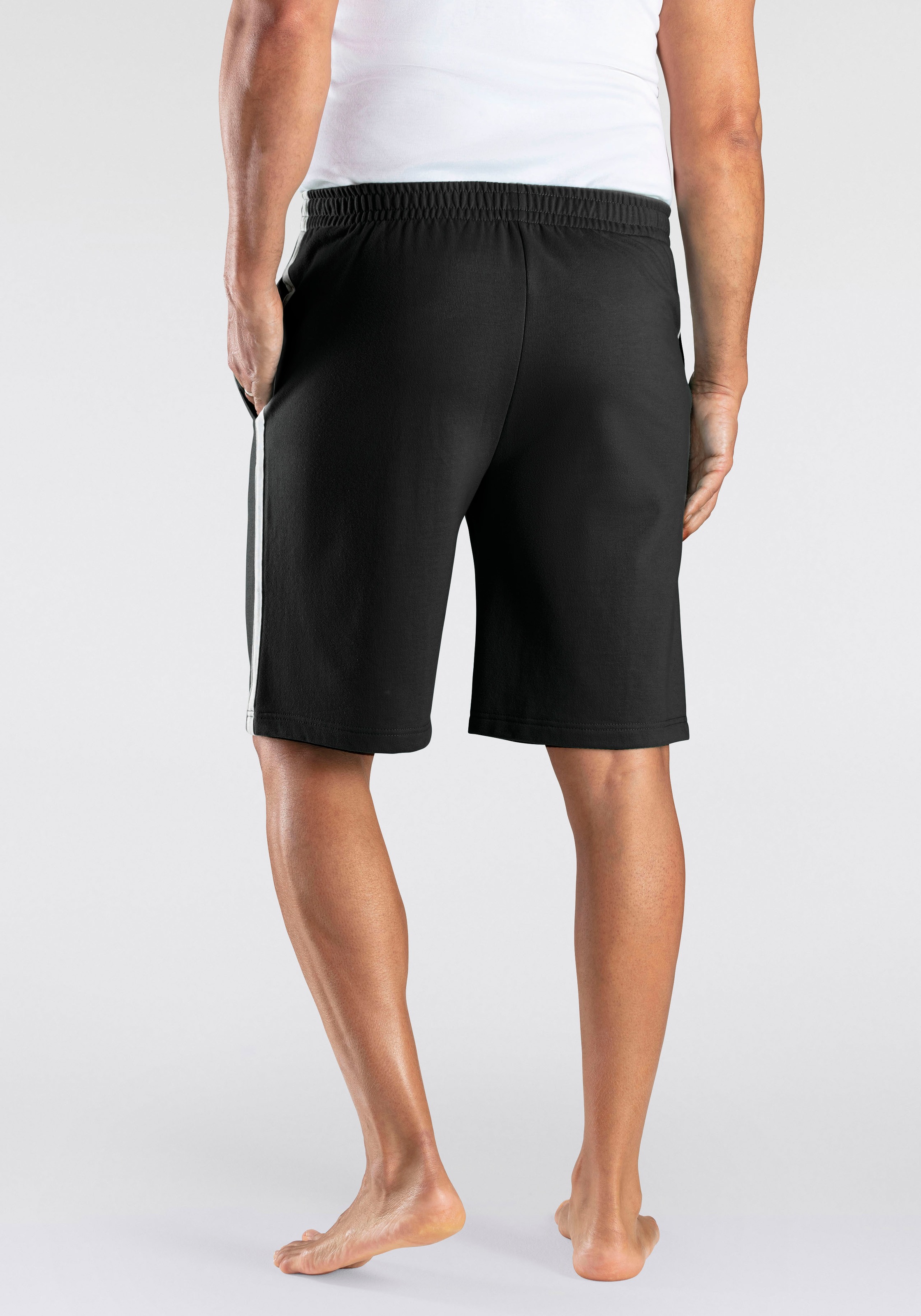 Thumbnail - Bench. Loungewear Sweatshorts "kurze Relaxshort, Jogginghose,", weicher Sweat-Qualität