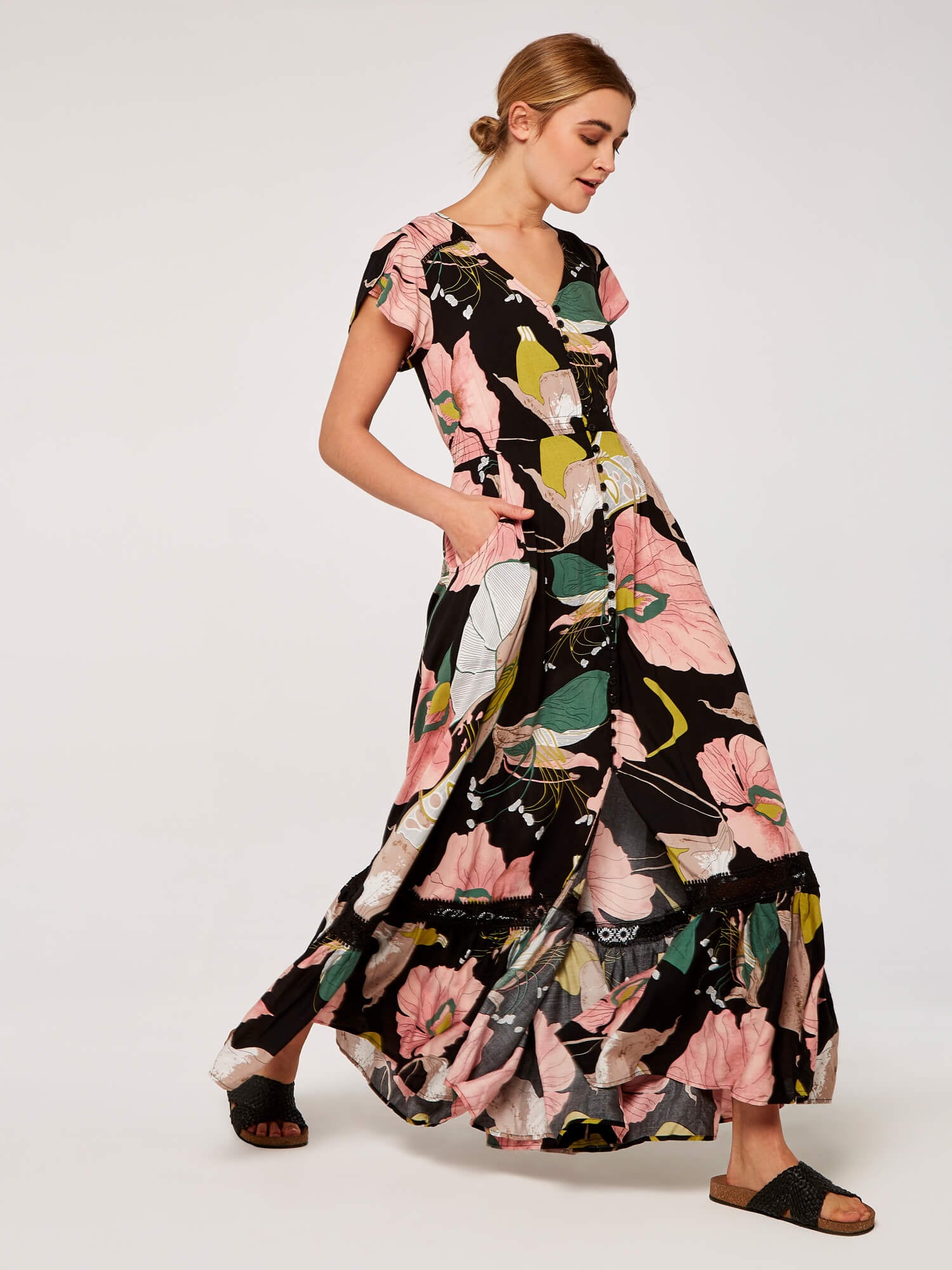 Apricot Druckkleid »Maxikleid« mit bestickter Bordüre und Blumenmuster