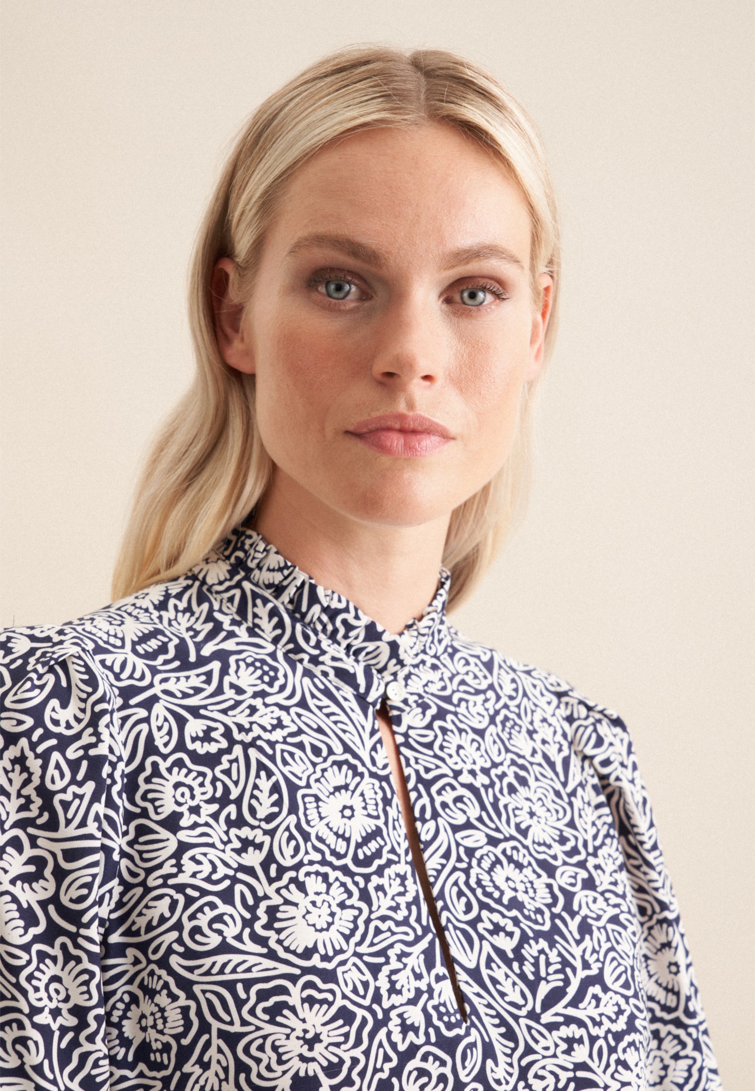 seidensticker Shirtbluse »Schwarze Rose«, Kurzarm Rundhals Floral