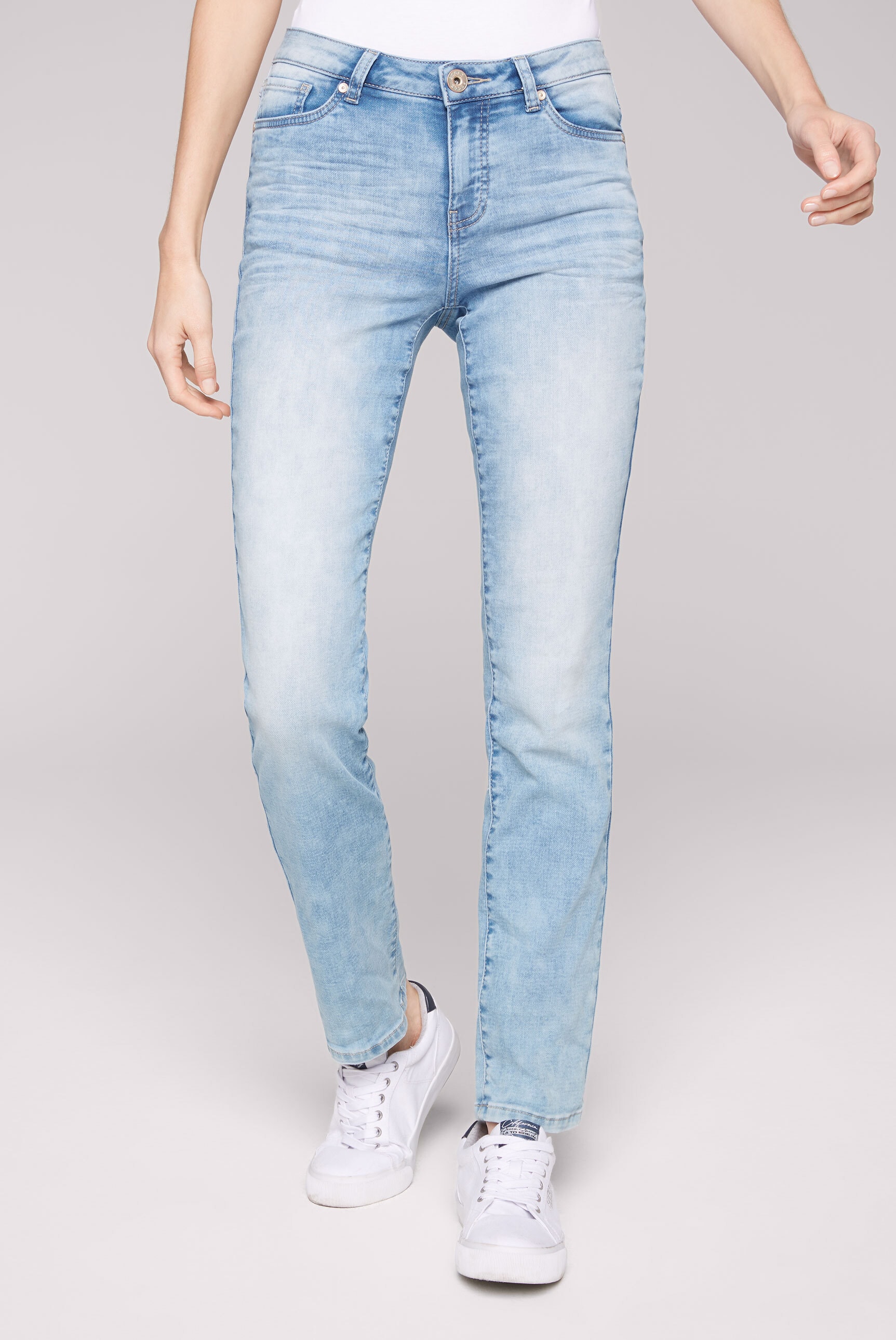 Regular-fit-Jeans, mit Bleaching-Effekten