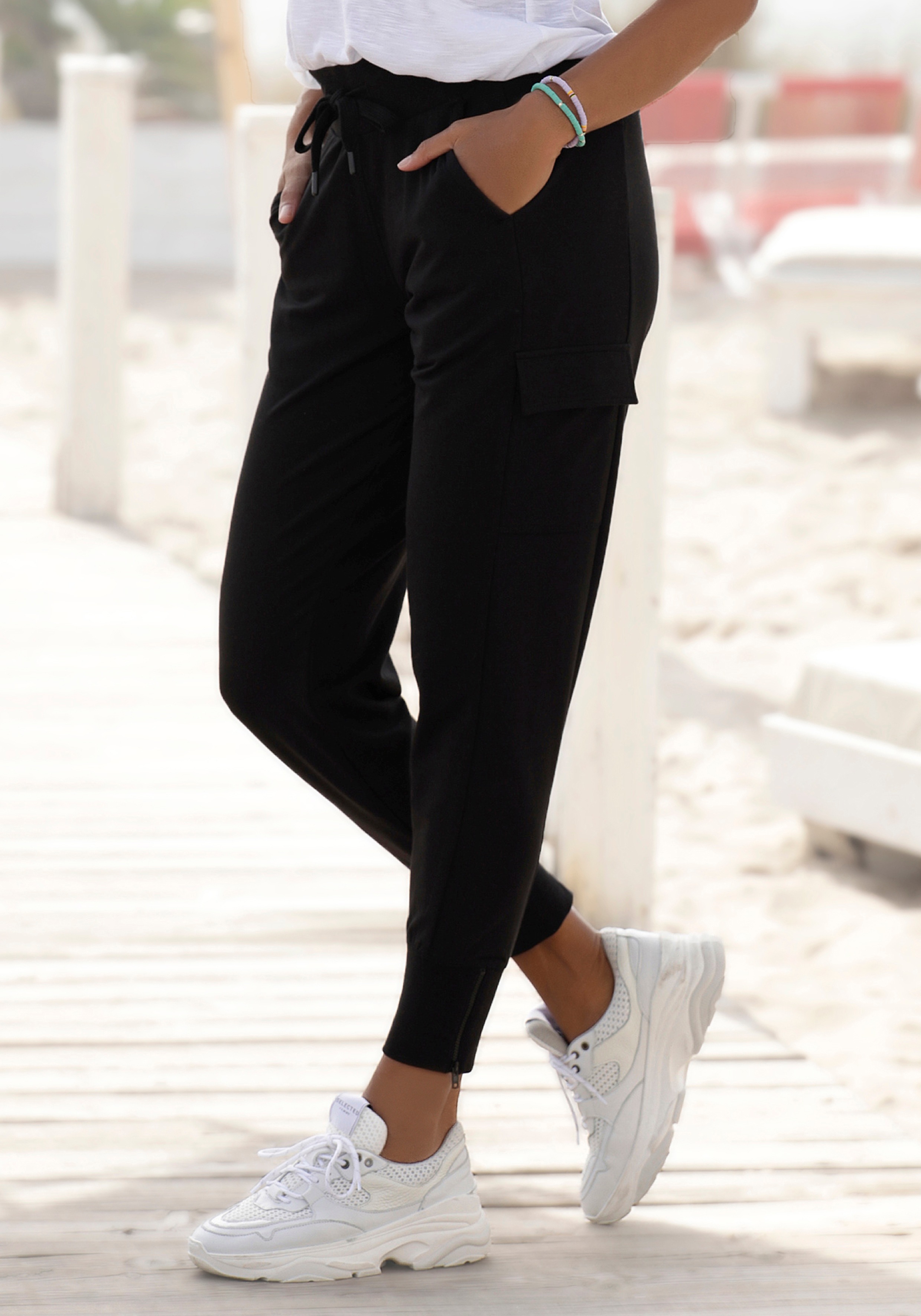 Venice Beach Jogginghose, mit seitlichen Taschen am Bein schwarz Damen Jogginghose Hosen