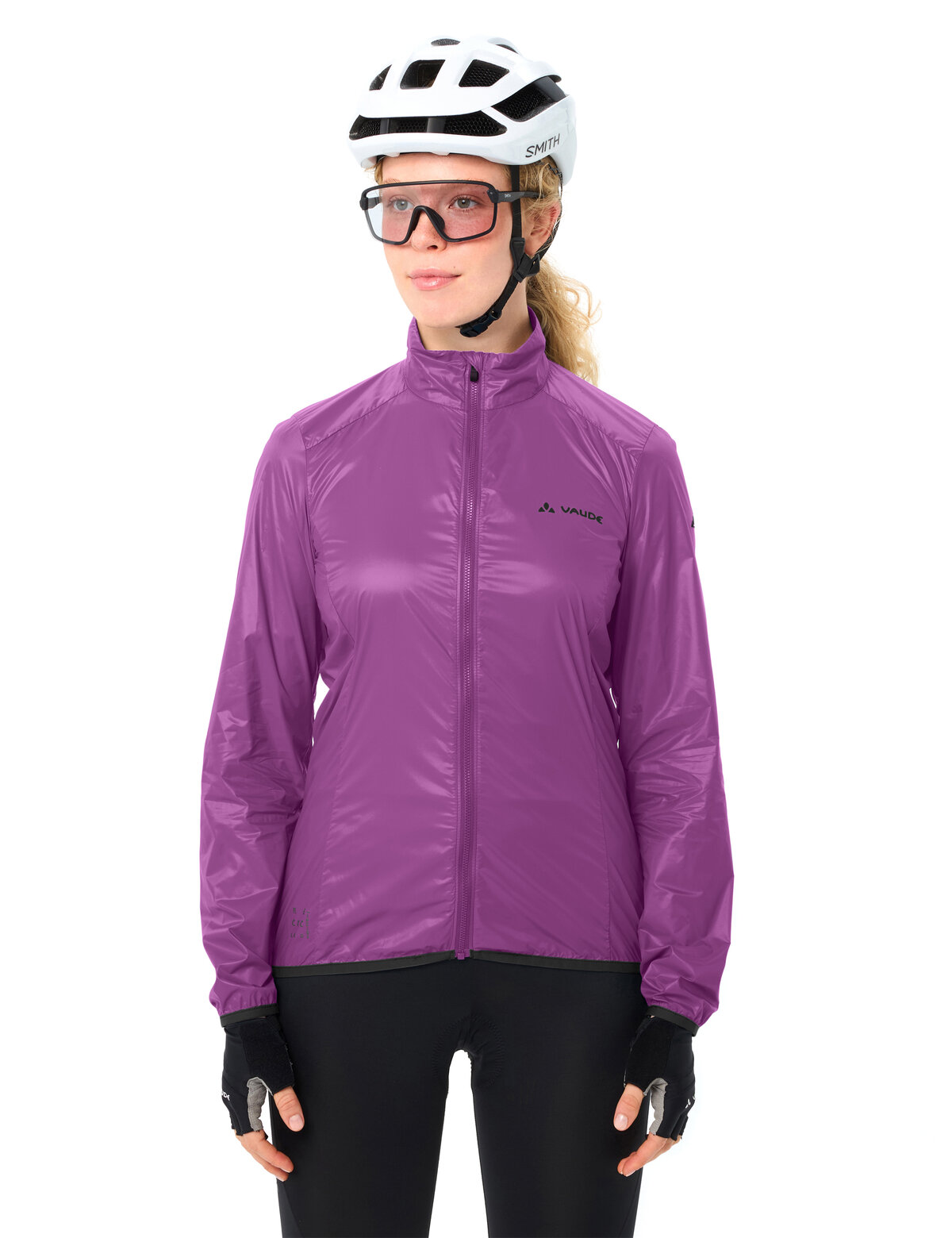 VAUDE Fahrradjacke "Womens Matera Air Jacket" ohne Kapuze mit hochschließendem Kragen, winddicht und wasserabweisend, Slim Fit